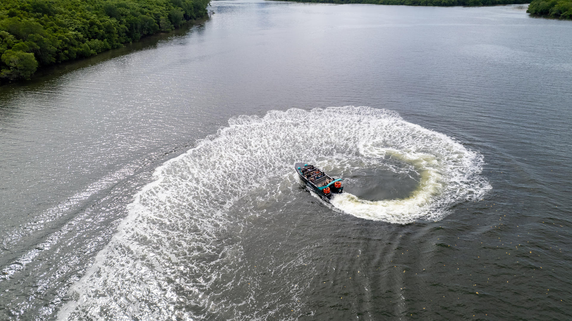 Jet Boat Ride in Cairns - Thumbnail 2
