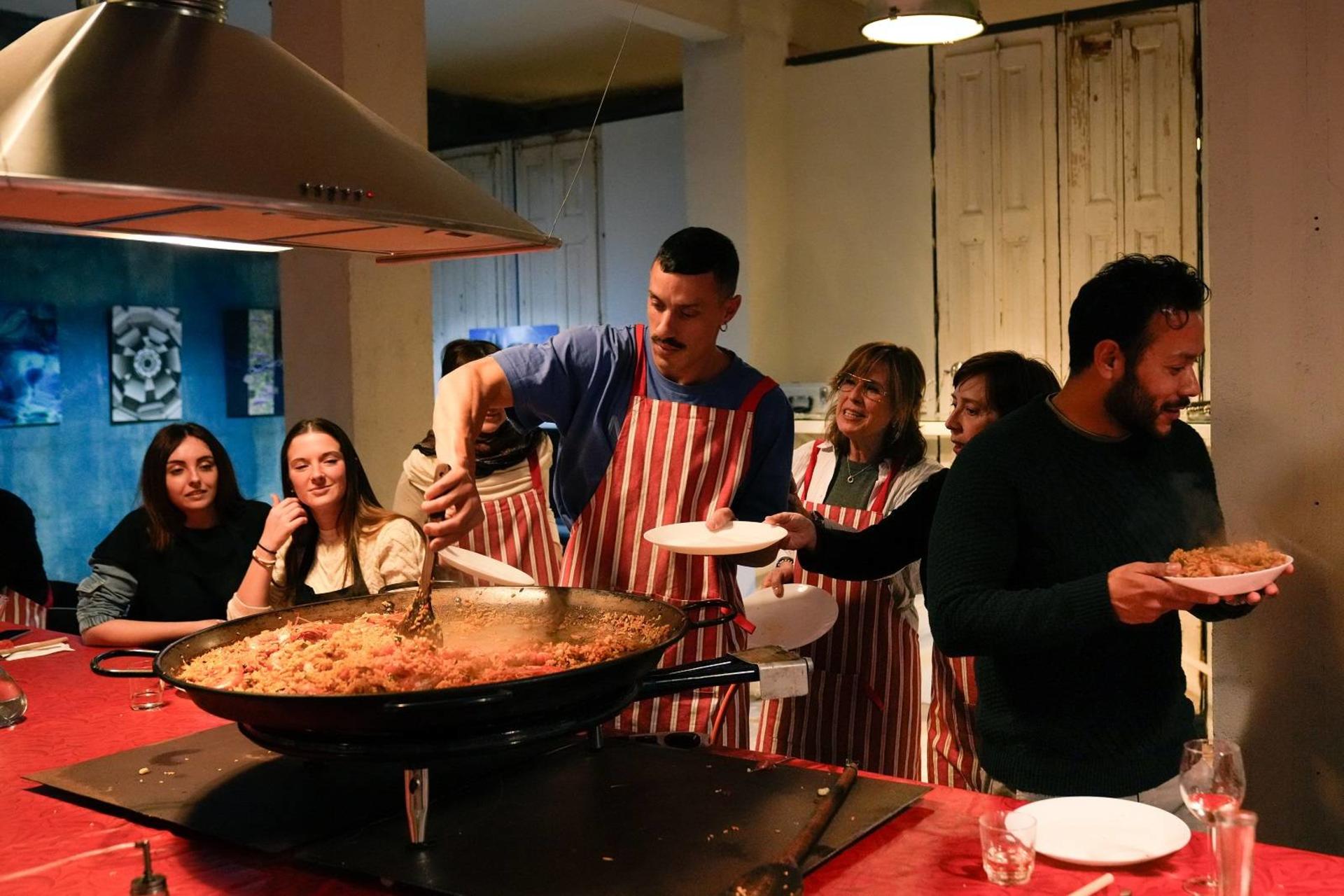 Paella Cooking Experience in Barcelona - Image 1
