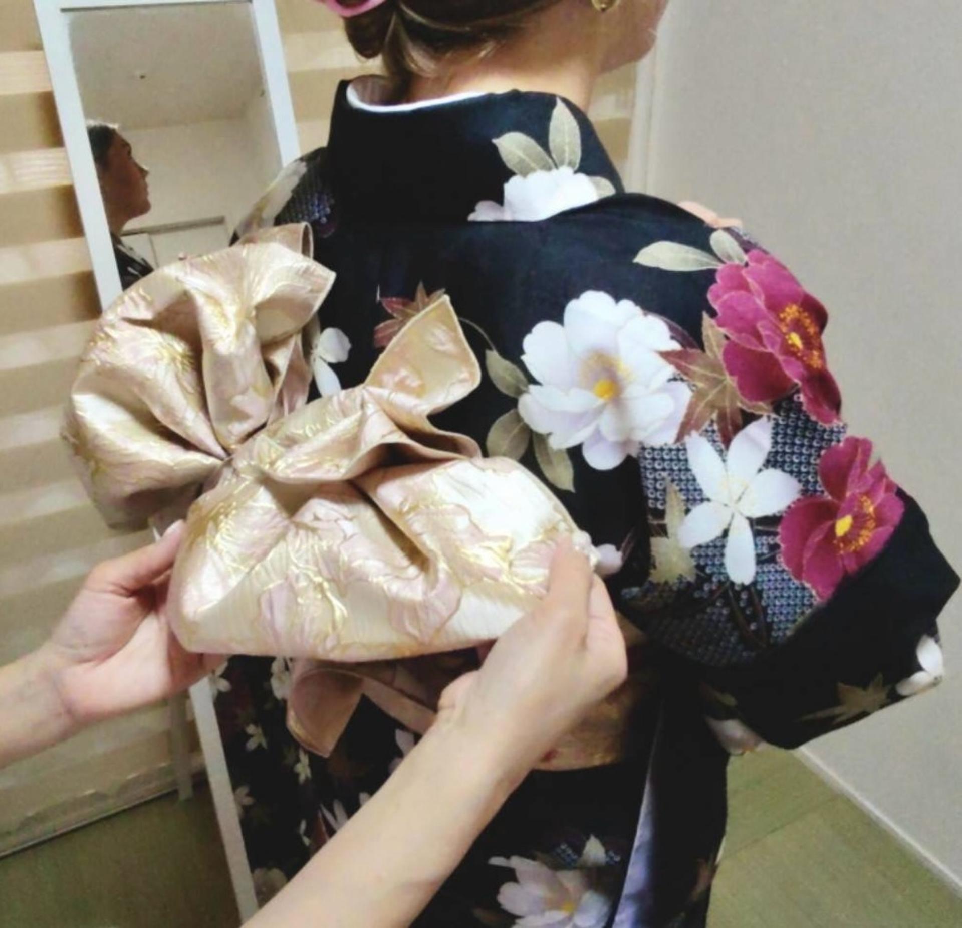 Tokyo: Private Kimono Dressing & Shrine Stroll Experience - Thumbnail 10