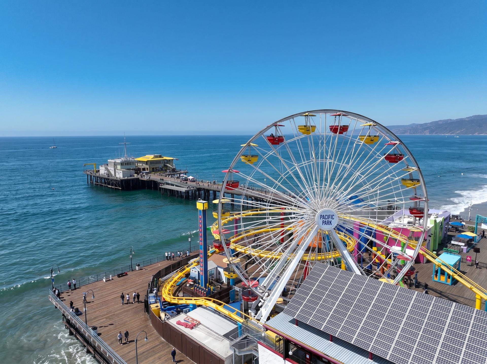 LA City and Beaches Iconic Day Tour with Optional Transfers - Image 1