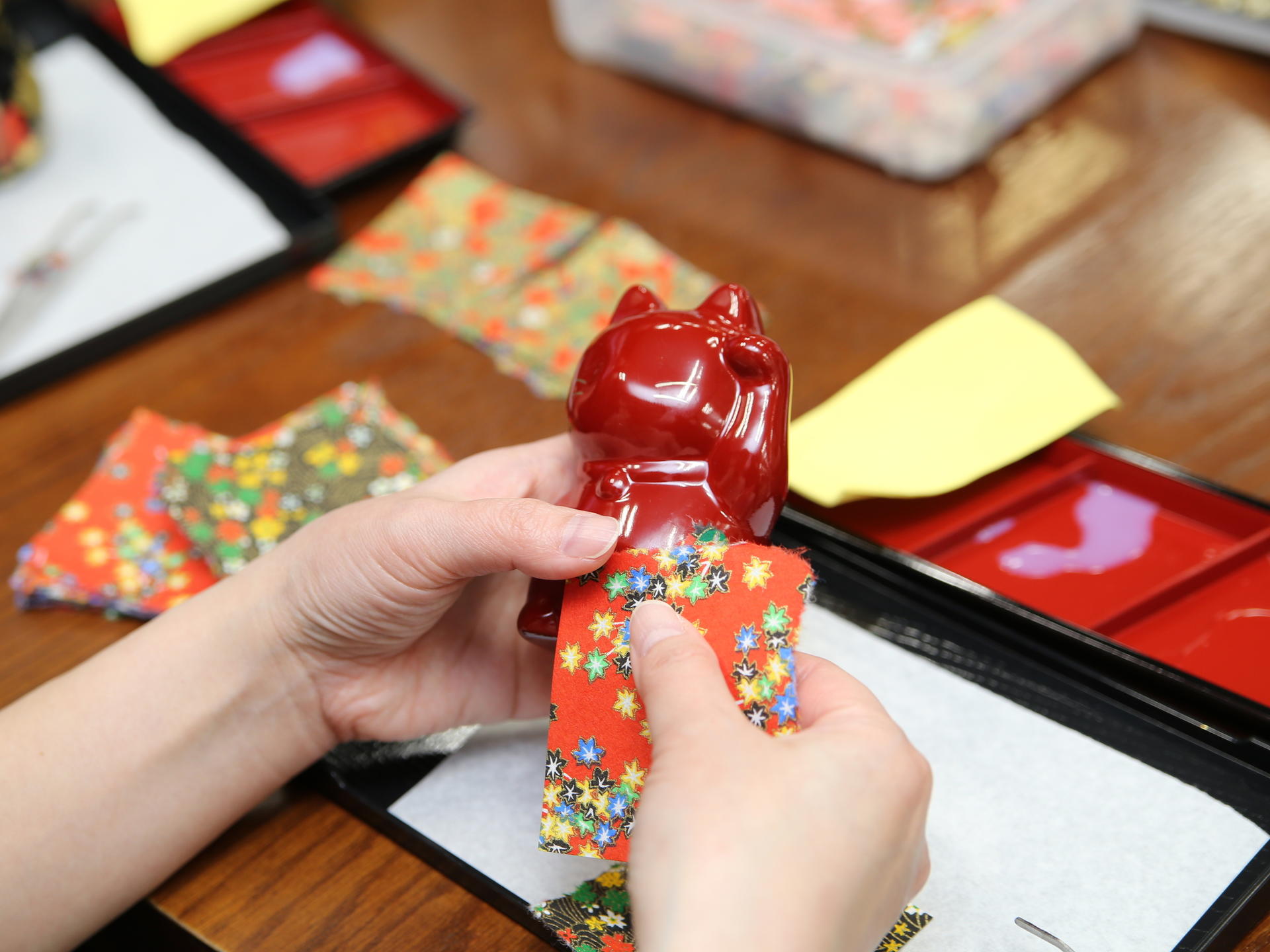 24K Gold & Washi: Design Your Unique Manekineko Workshop in Osaka - Thumbnail 5