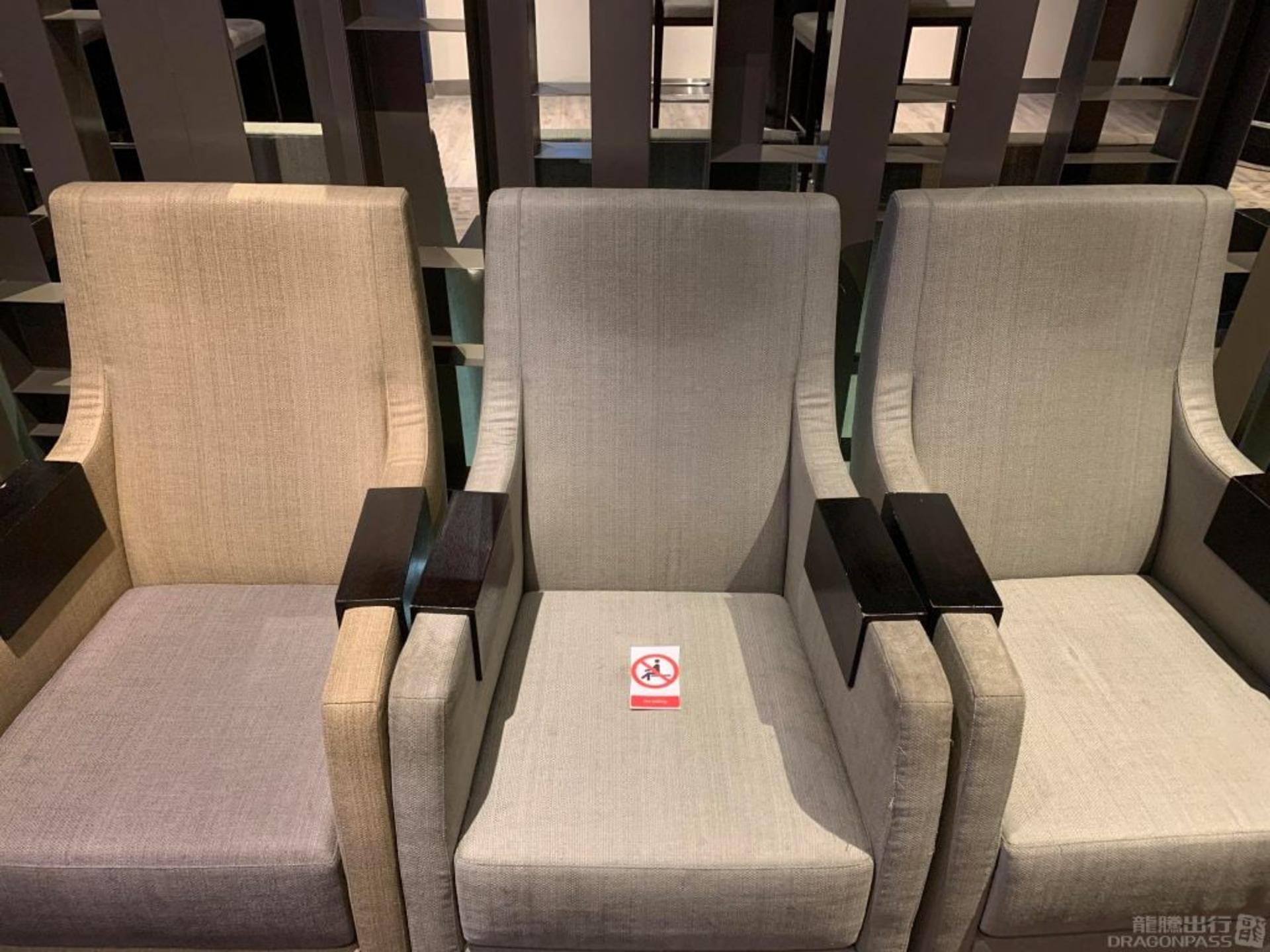 Changi International Airport Lounge Service - Thumbnail 10