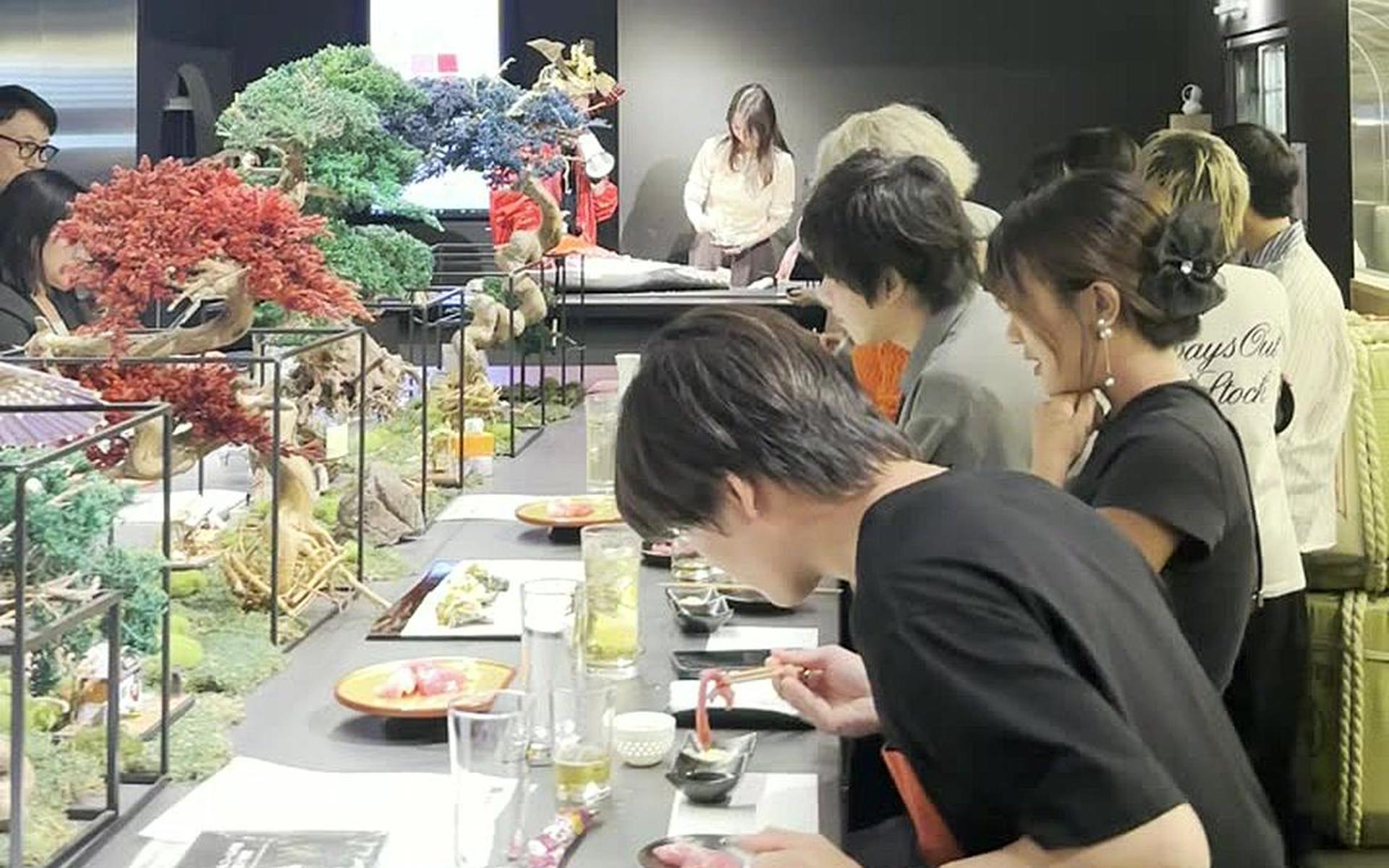 Tokyo: Tuna Cutting Show with Unlimited Sushi & Drinks - Thumbnail 53