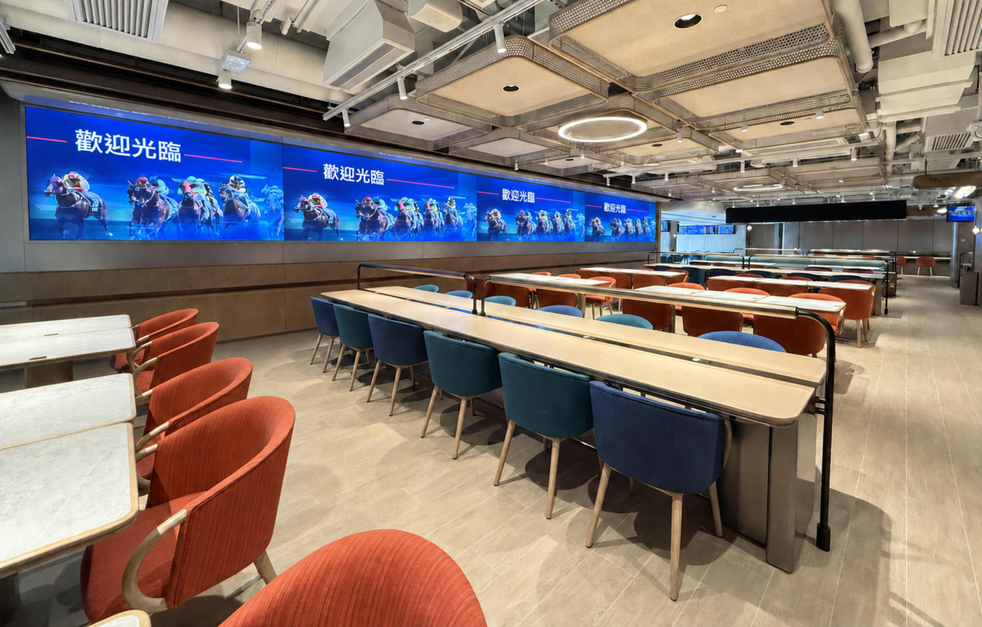 Hong Kong Racecourse with F&B Experience - Thumbnail 11