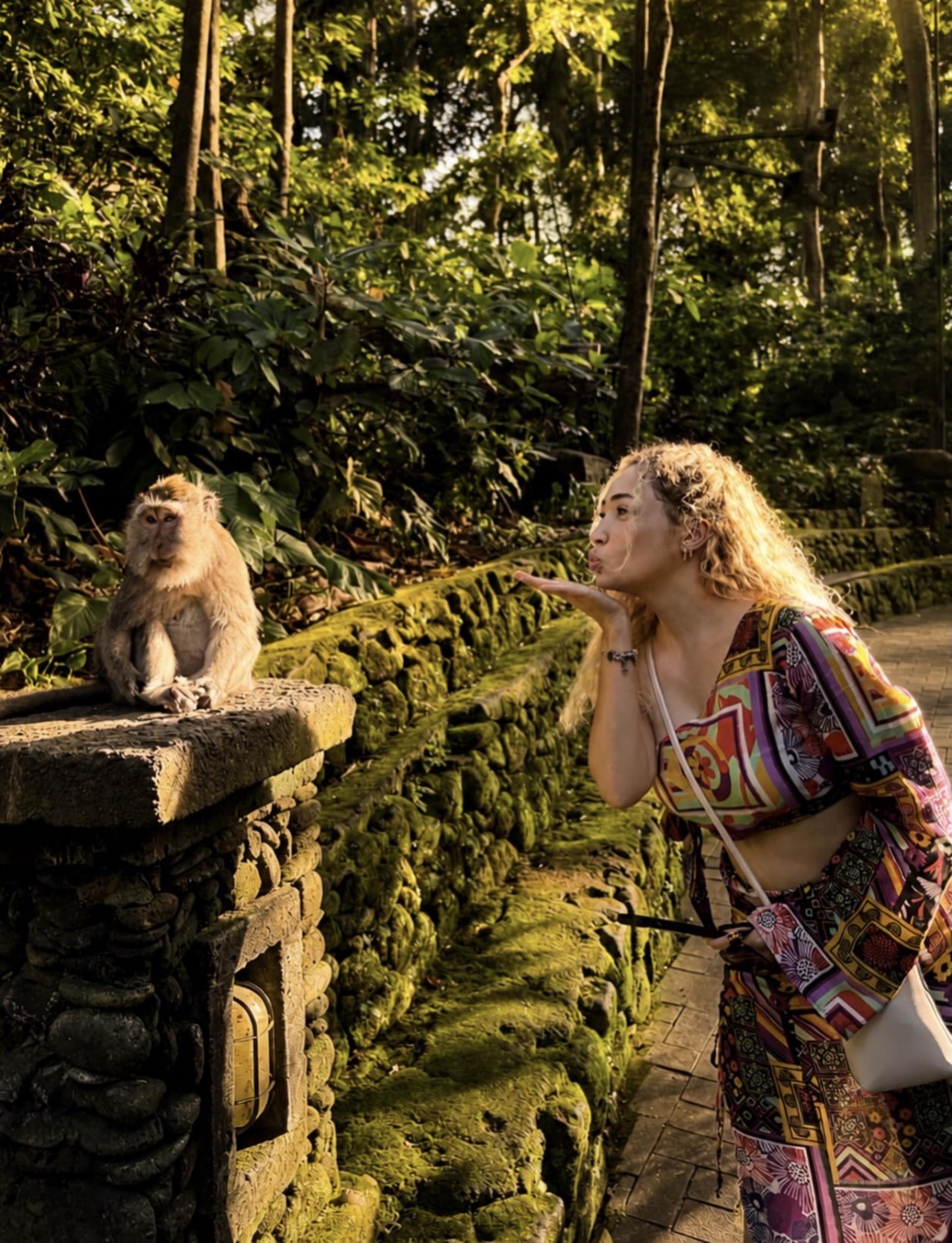 Koi Pond Bali Photoshoot & Ubud Instagramable Tour - Thumbnail 5