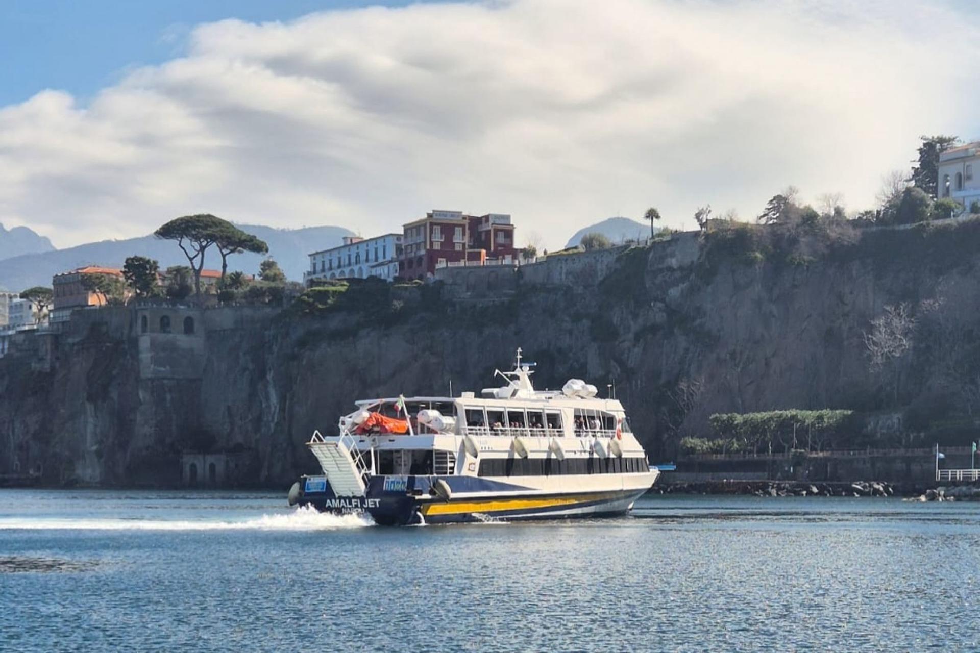 Sorrento - Amalfi Fast Ferry Ticket - Thumbnail 3