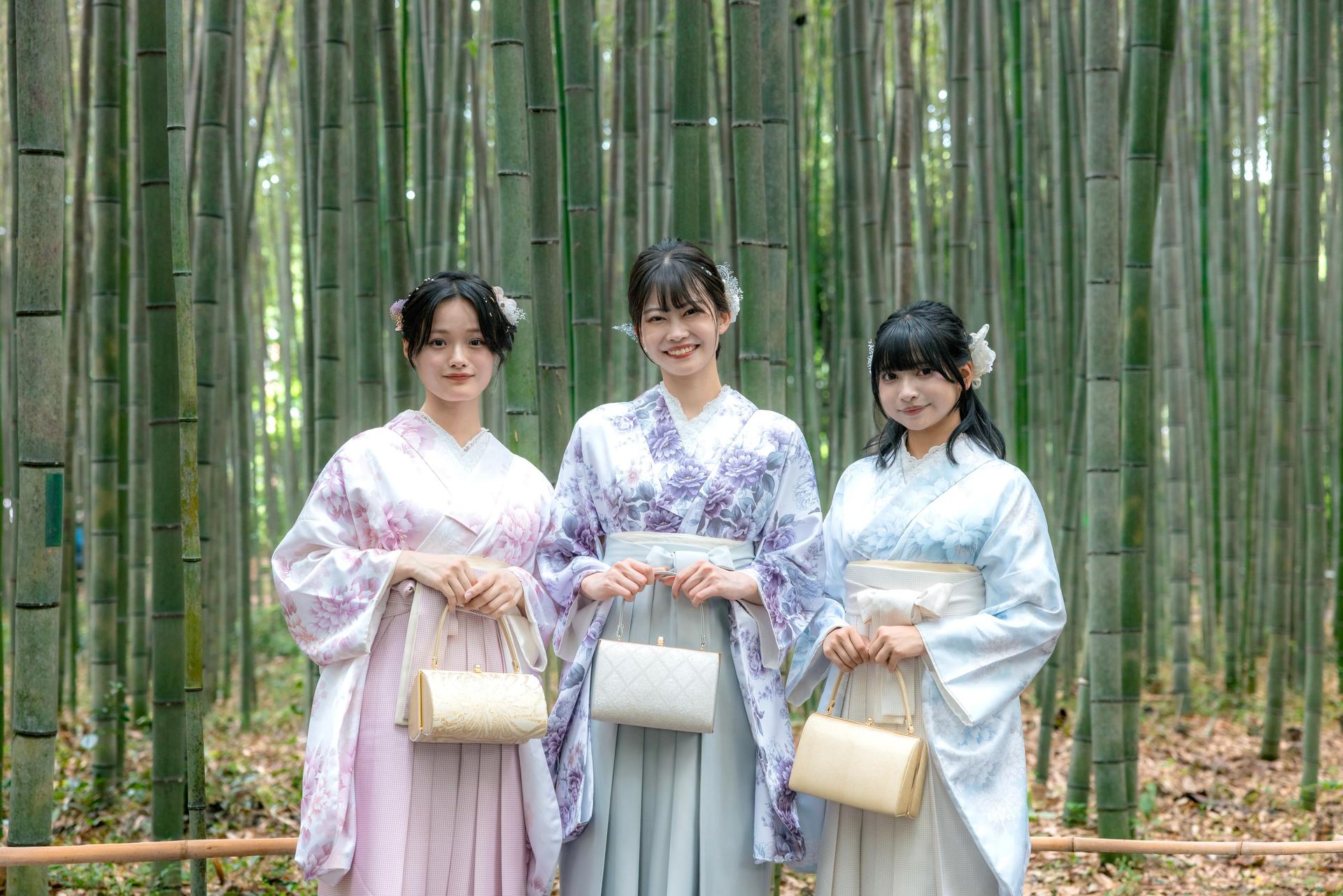 Kyoto Arashiyama Kimono Rental: 3-minute walk to Togetsukyo Bridge, includes women's hair set. Kyoto Aiwafuku - Image 1