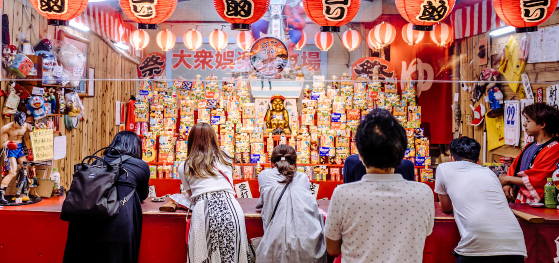 Osaka Private and Personalized Family-friendly Tour with a Local - Thumbnail 2