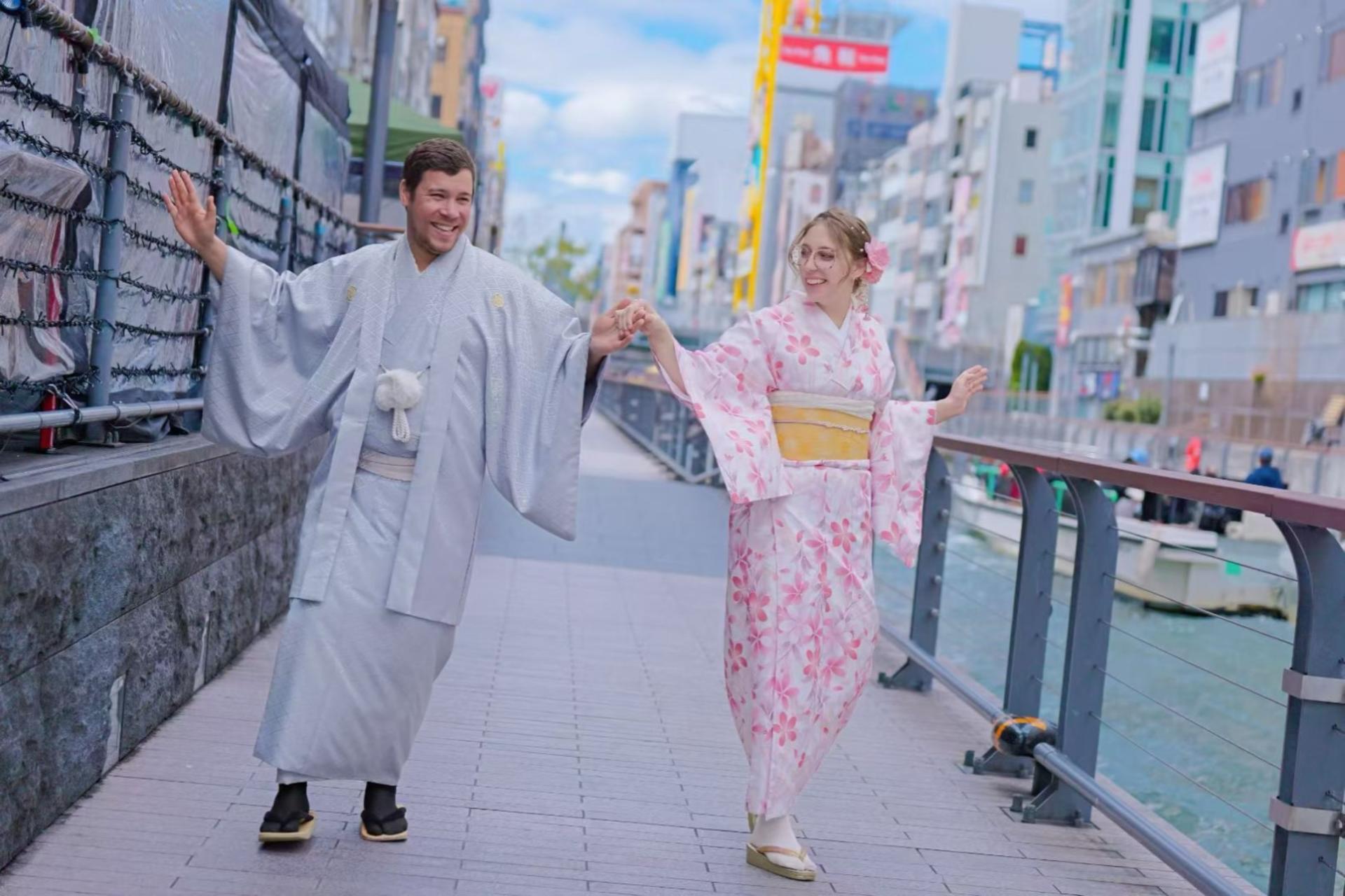 Osaka Castle Park/Shinsaibashi/Yasaka Shrine Photoshoot Experience - Image 1