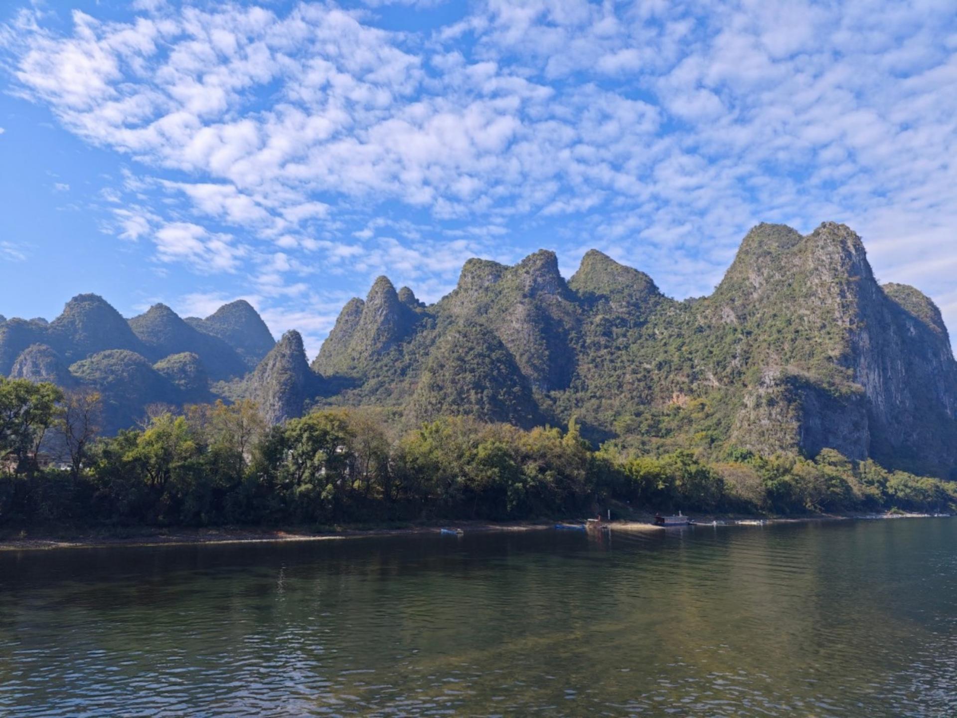 Guilin Li River 4-Star Cruise & Yulong River Bamboo Rafting Day Tour - Thumbnail 7