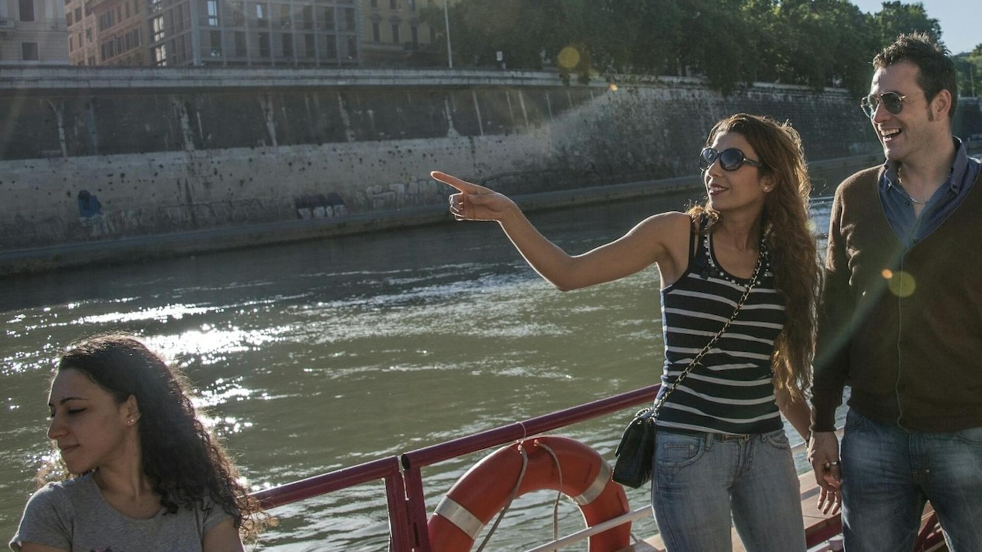 Tiber hop-on hop-off cruise experience in Rome  - Thumbnail 5