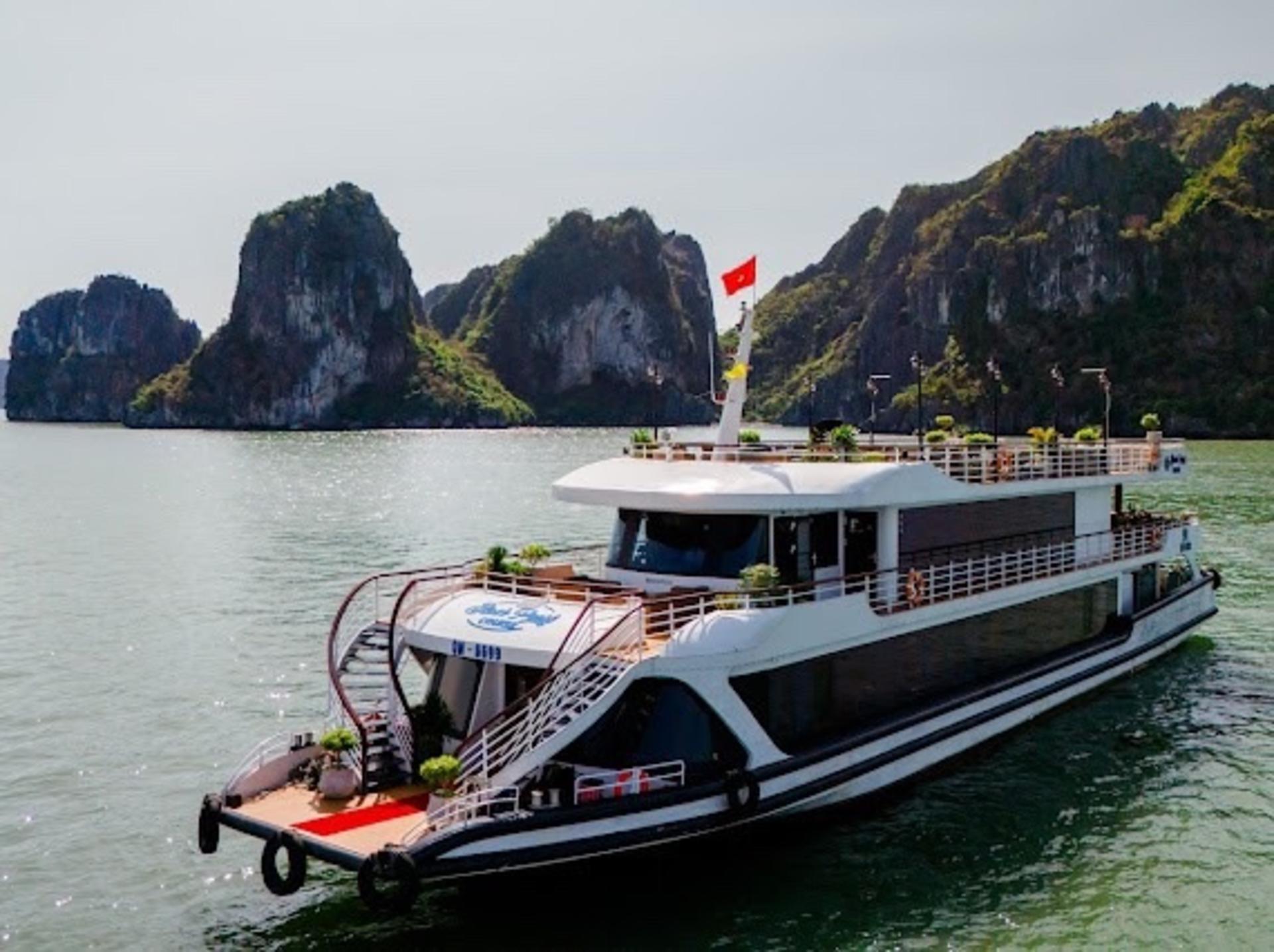 Black Pearl Day Cruise: Ha Long Bay Tour with Sung Sot & Ti Top - Thumbnail 13