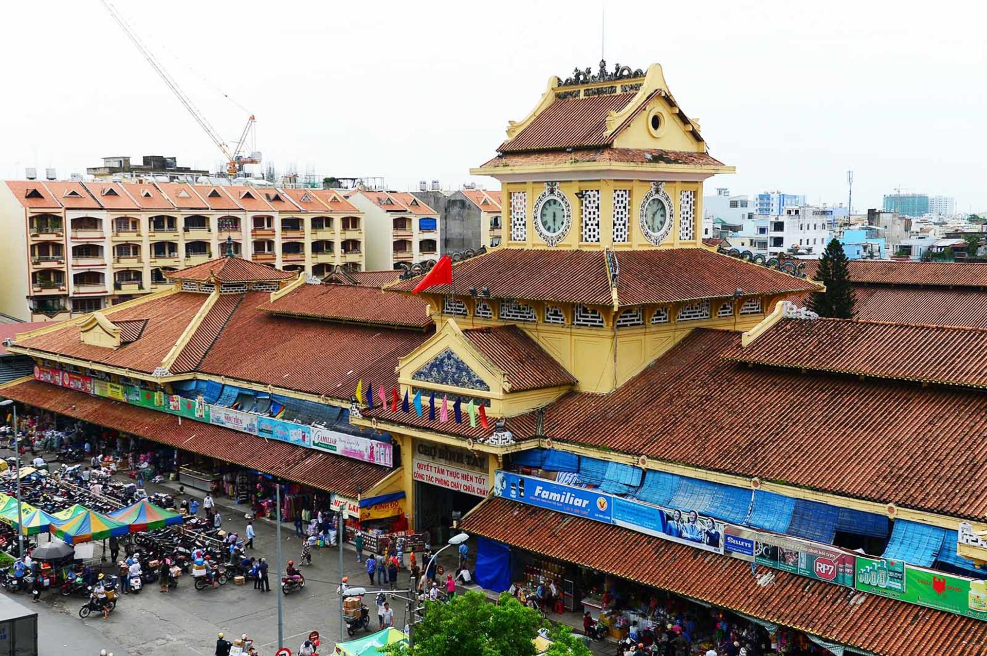 Ho Chi Minh 4-Hour Private Cyclo Tour: Chinatown, Temple & Local Pho - Thumbnail 16
