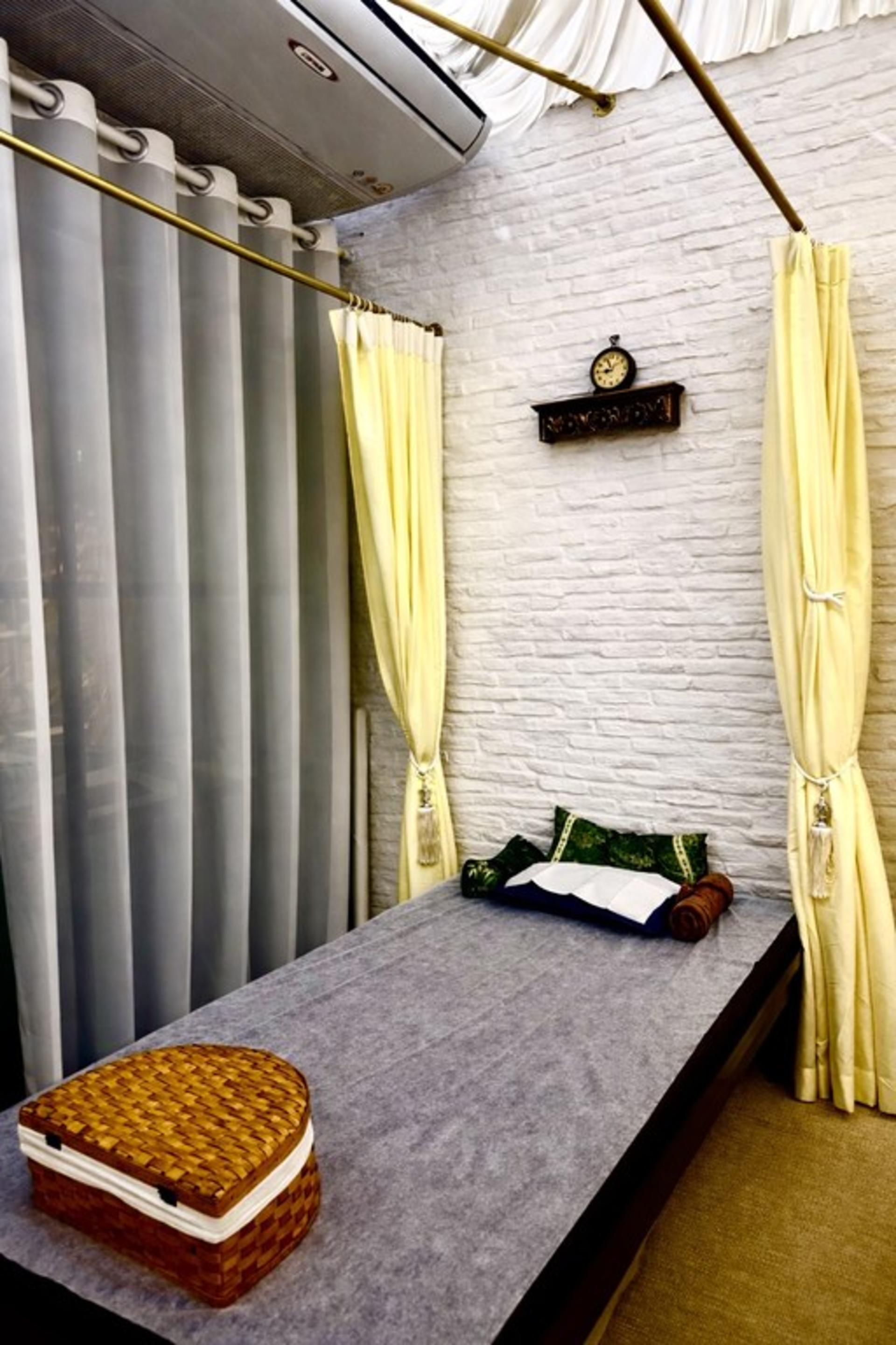 CHUPRAN Health & Massage at Homprung Cafe in Bangkok - Thumbnail 8