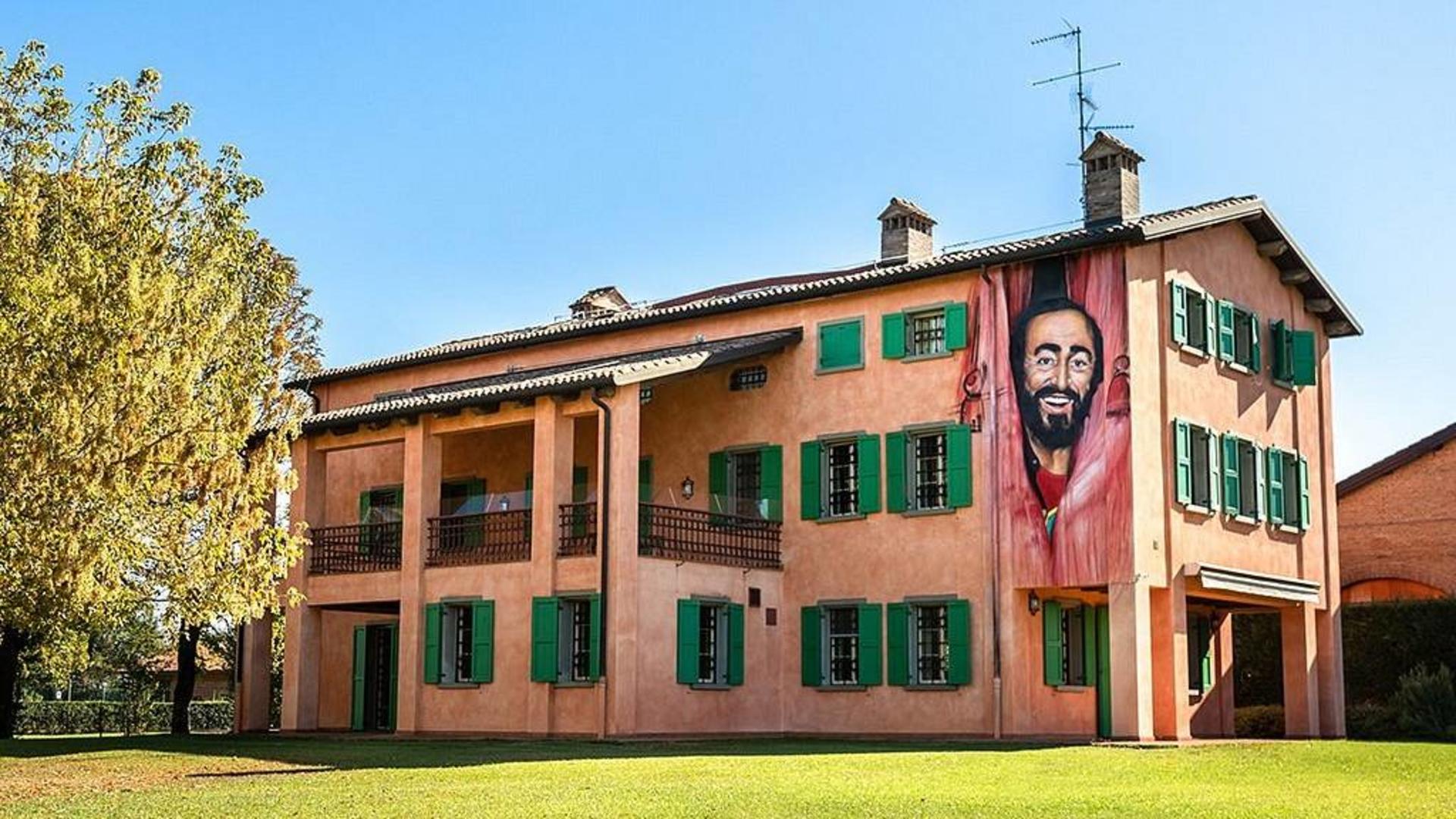 Casa Museo Luciano Pavarotti ticket in Modena - Image 1