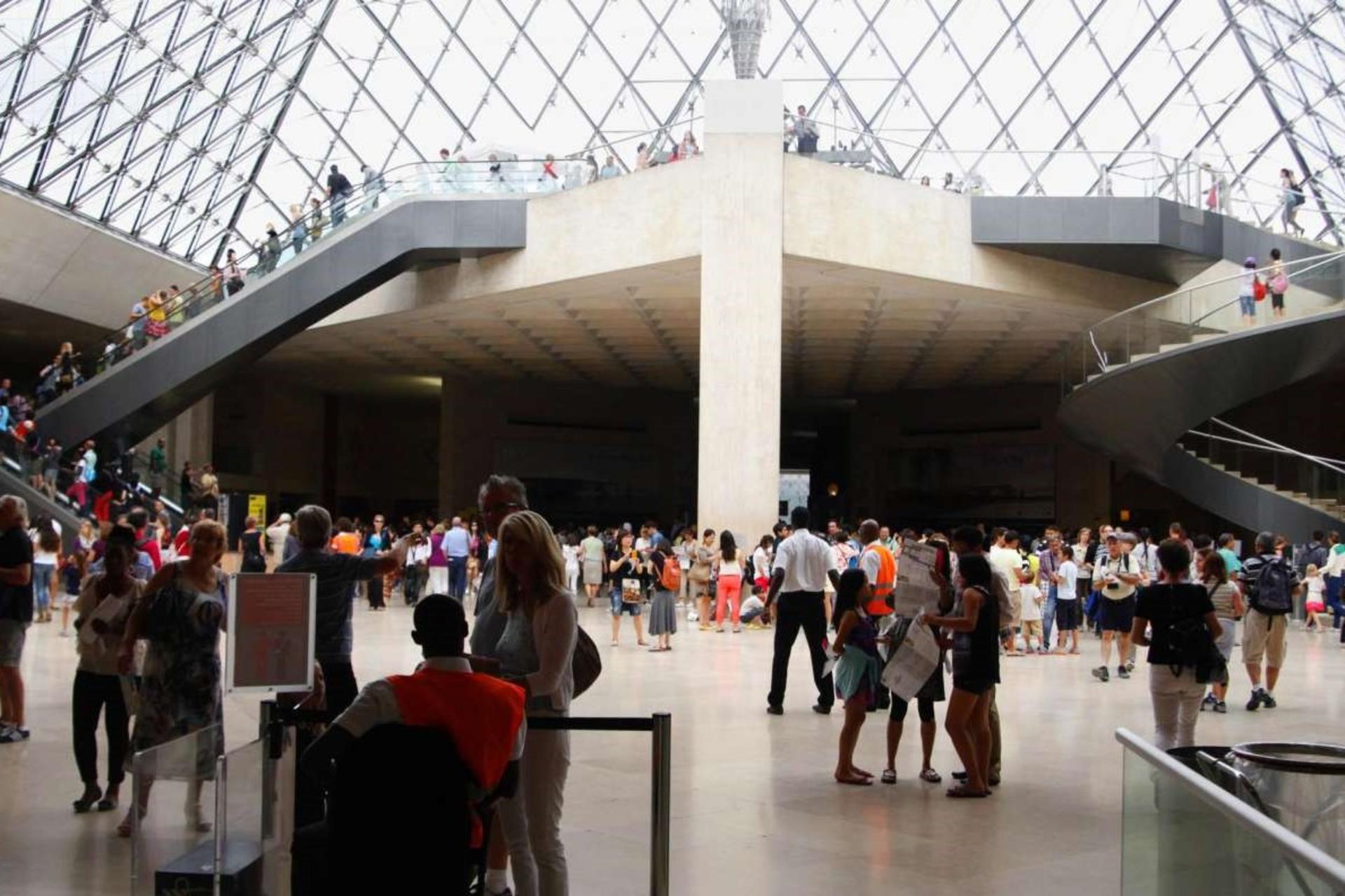 Versailles and Louvre Full Day Guided Tour from Paris - Thumbnail 4