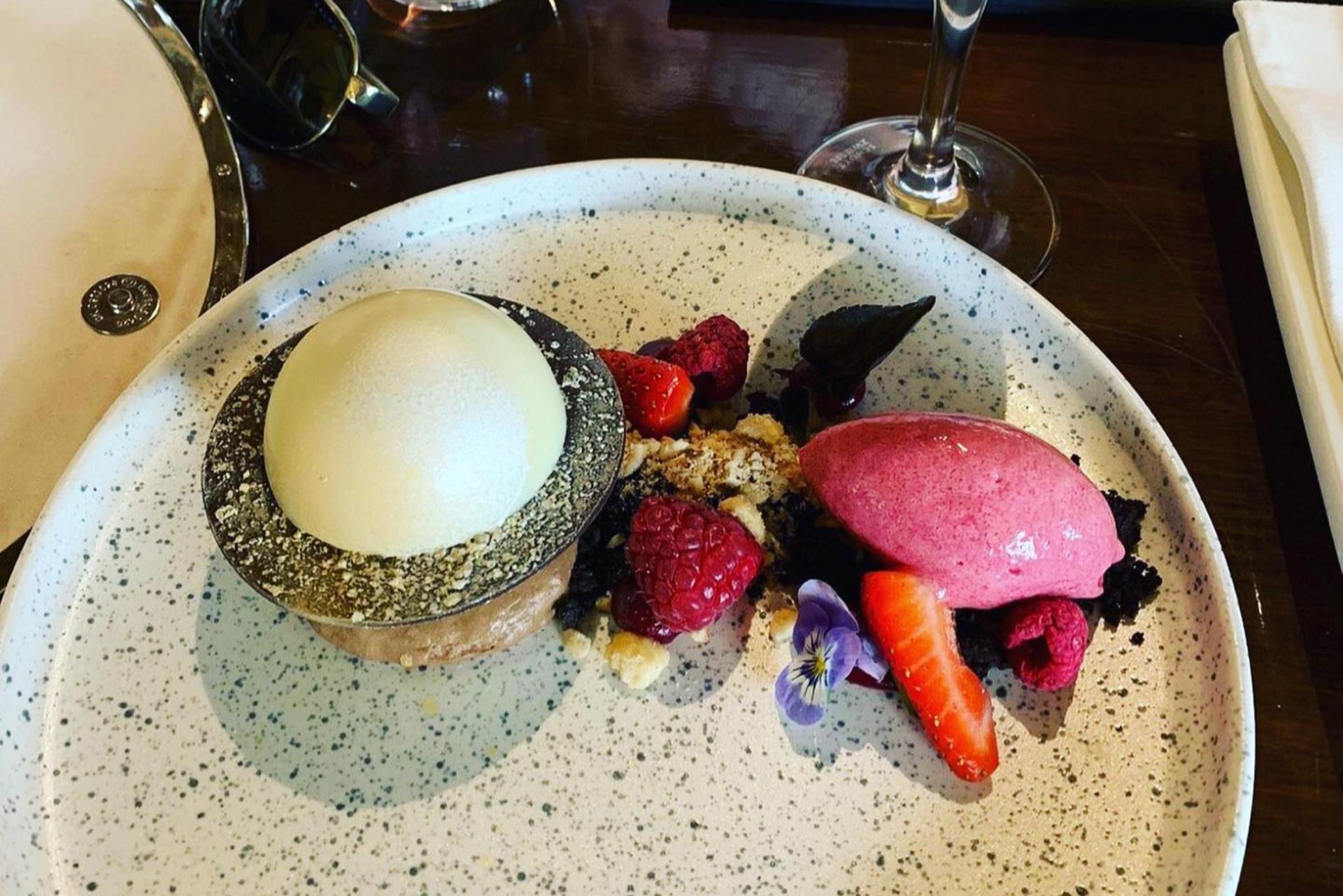 Hobart Half Day Wine Experience - Thumbnail 5