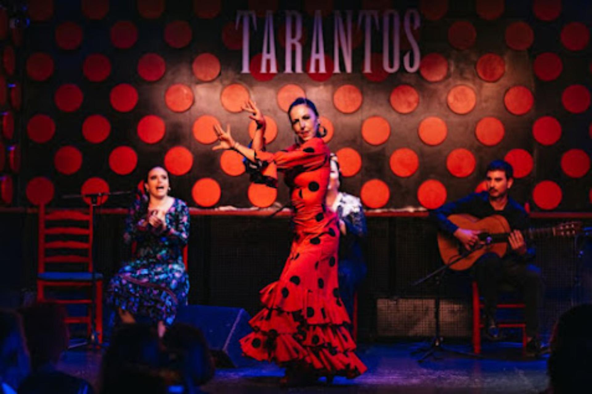 Tapas and flamenco show in Barcelona  - Thumbnail 2