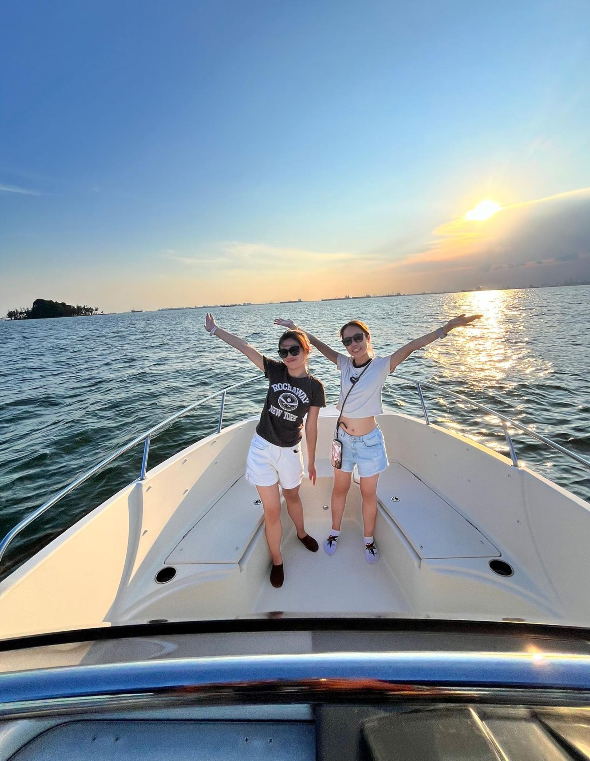 Southern Islands Speedboat Guided Tour by YachtCruiseSG - Thumbnail 3