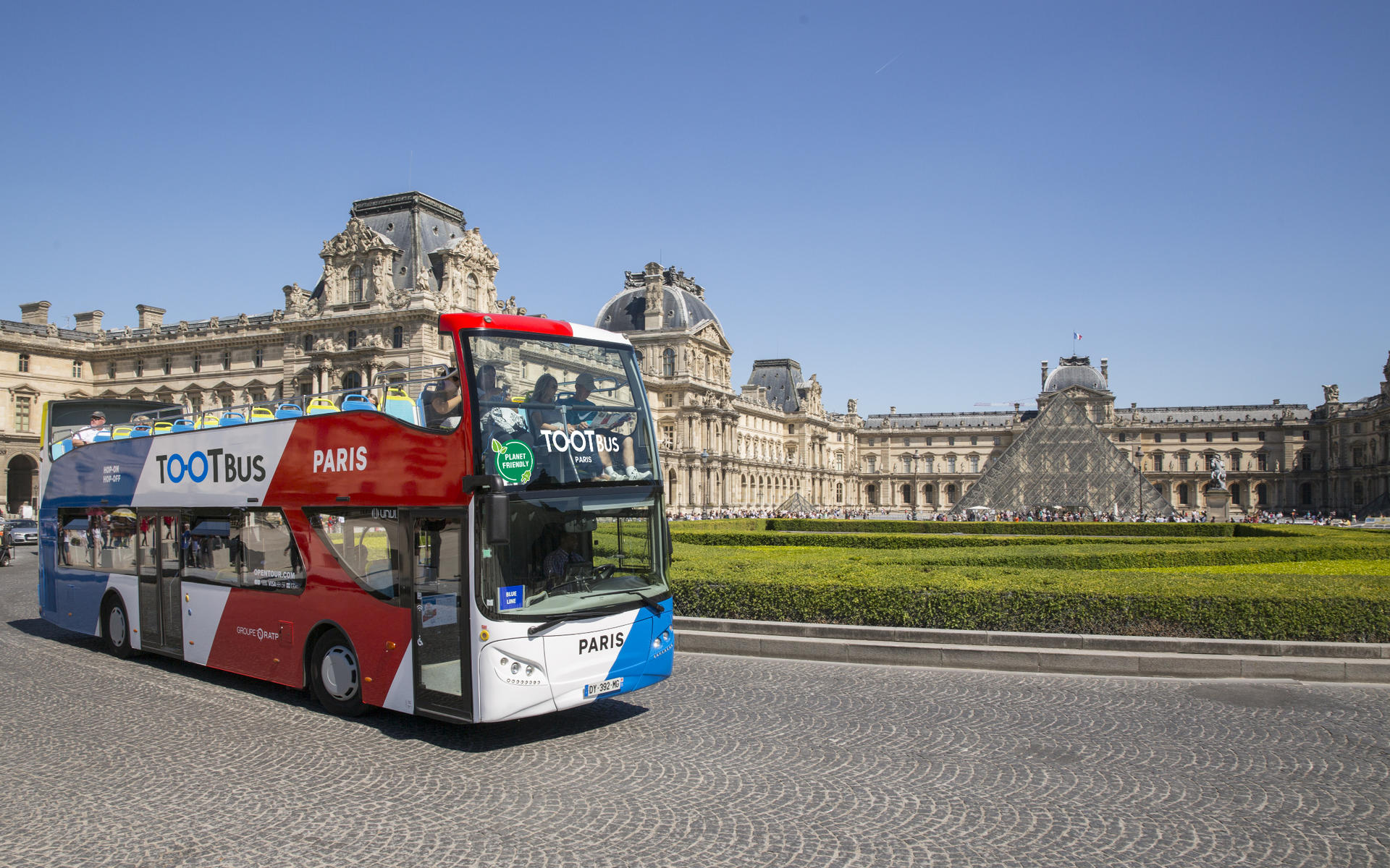 Paris Kids Bus Tour by Tootbus - Thumbnail 5