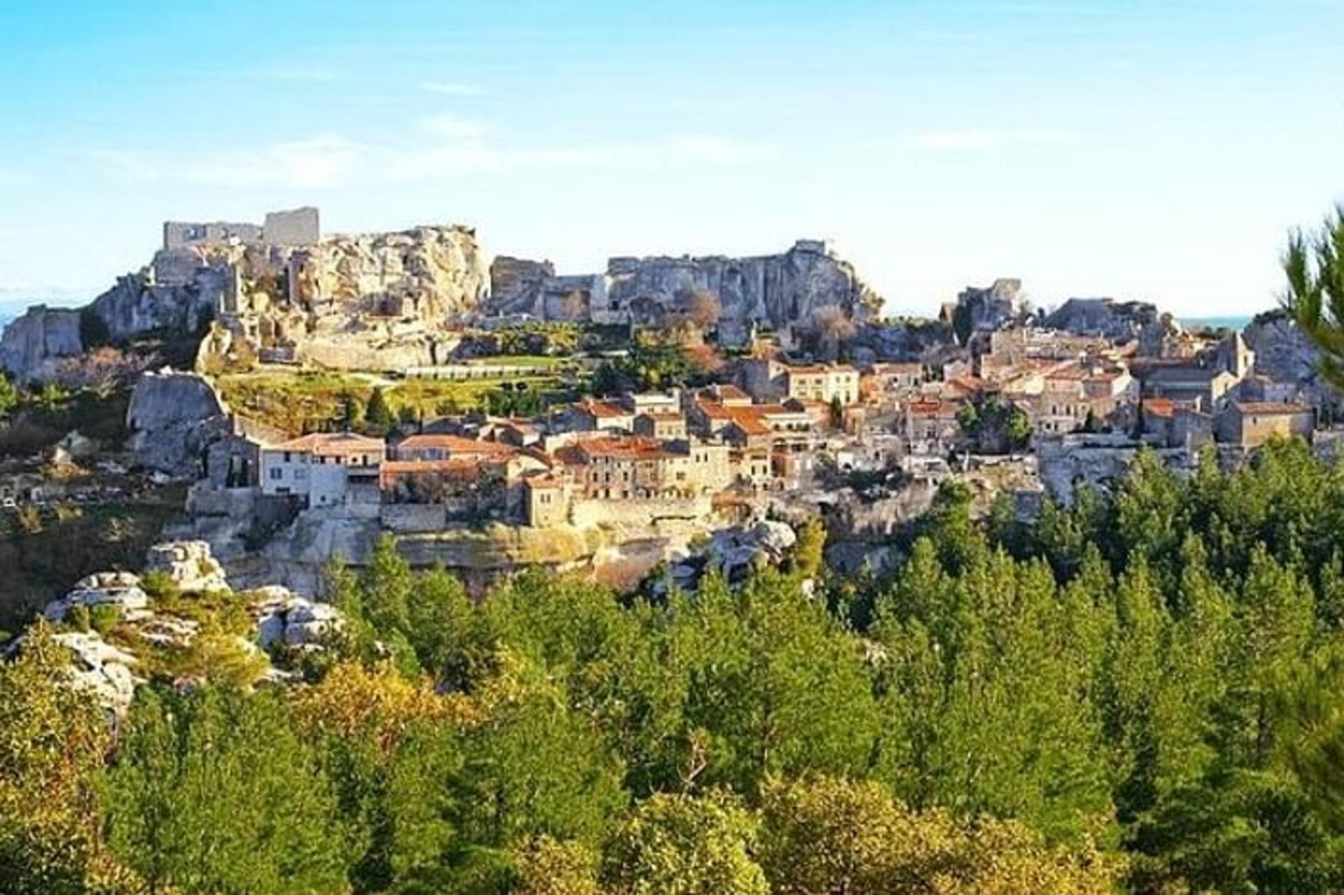 Saint Remy, Les Baux de Provence and Pont du Gard Tour from Avignon - Thumbnail 5