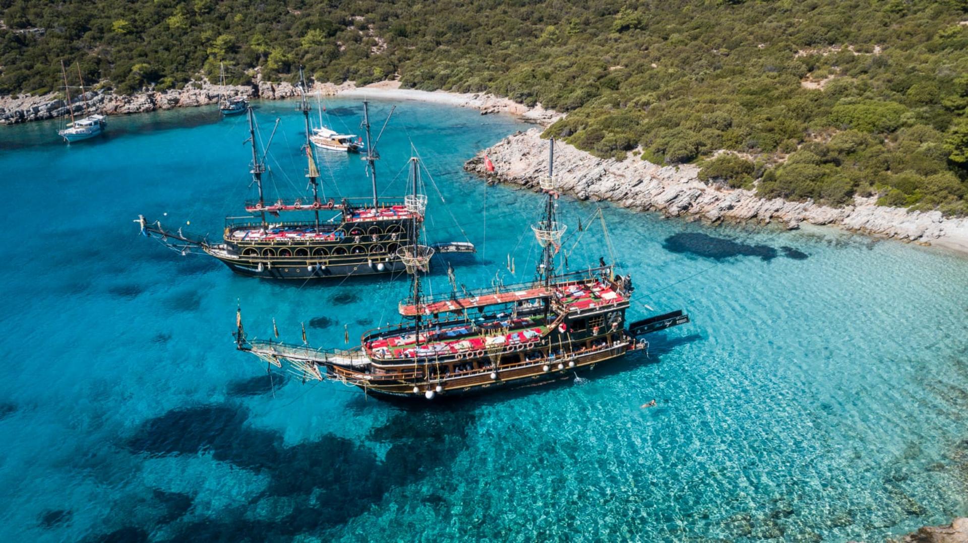 Muğla Bodrum Half-Day Pirate Boat Tour with Photographer - Thumbnail 11
