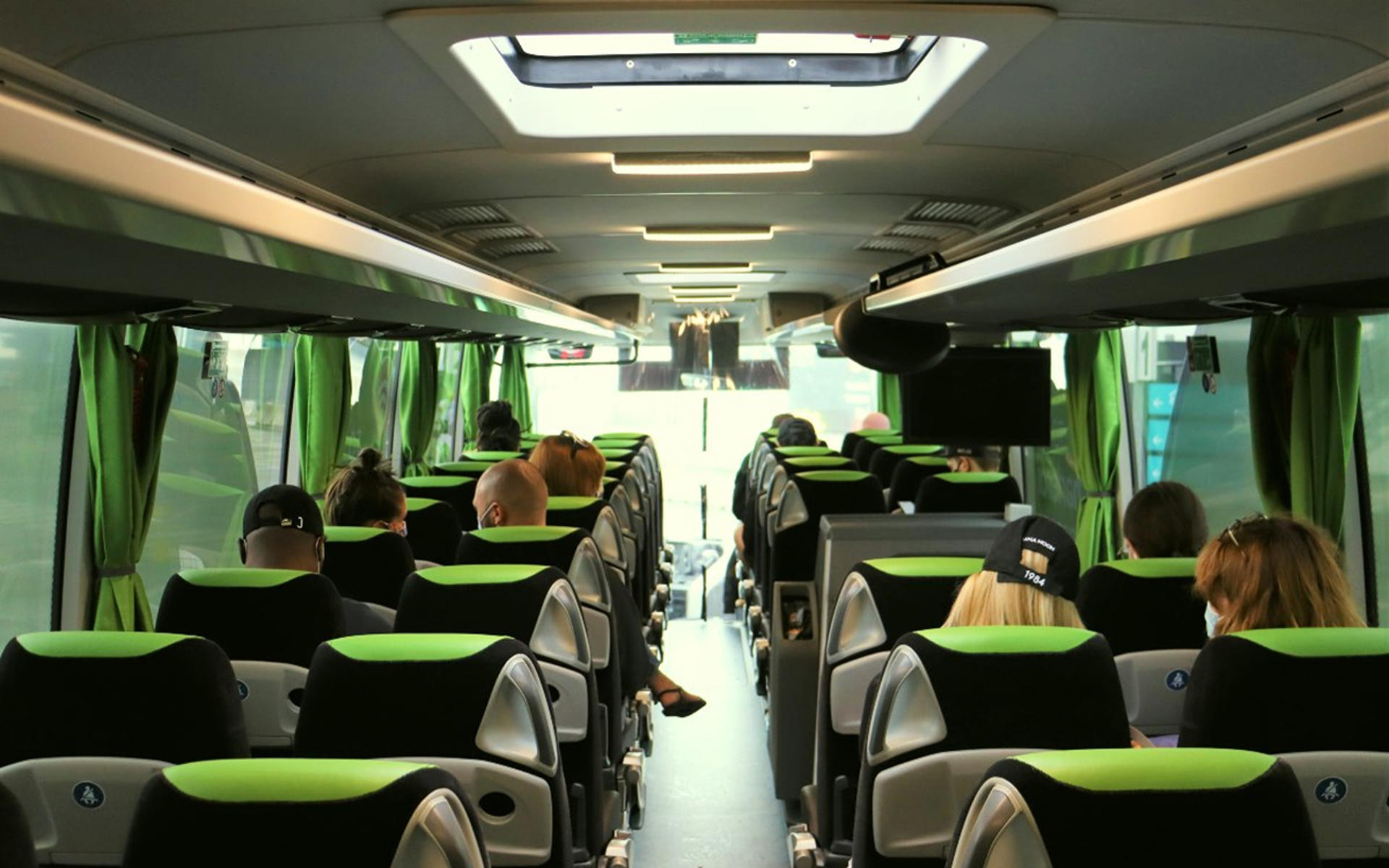 Milan Bergamo Airport to Como Shared Bus Transfer by Filbco - Thumbnail 2