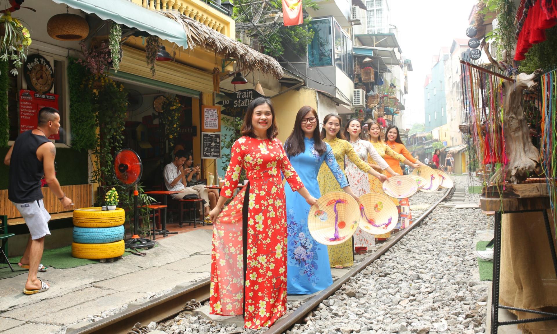 Hanoi Instagram Private Tour by Motorbike or Car - Image 1