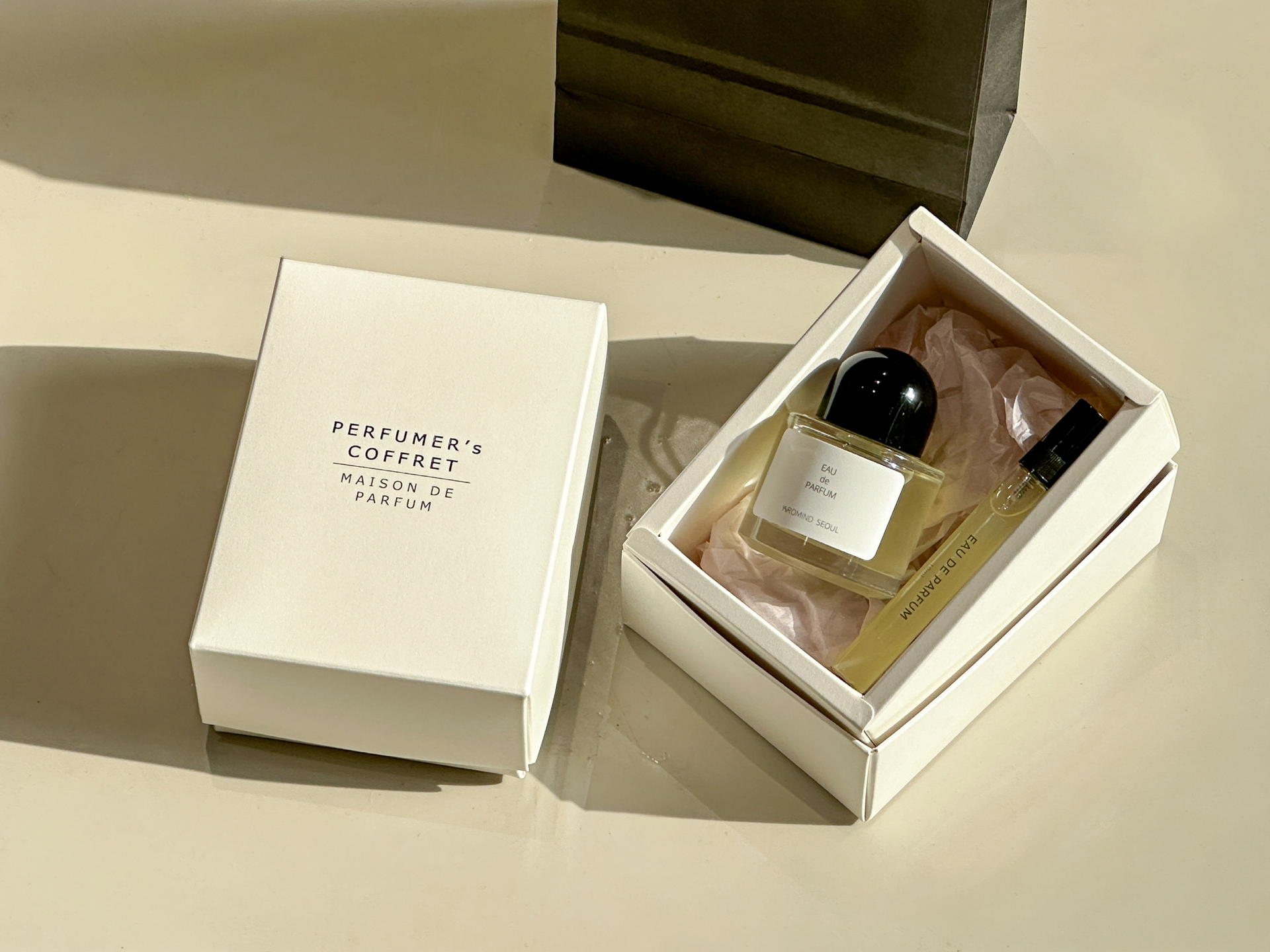 Natural Niche Perfume Making Class with a Professional Perfumer - Thumbnail 8