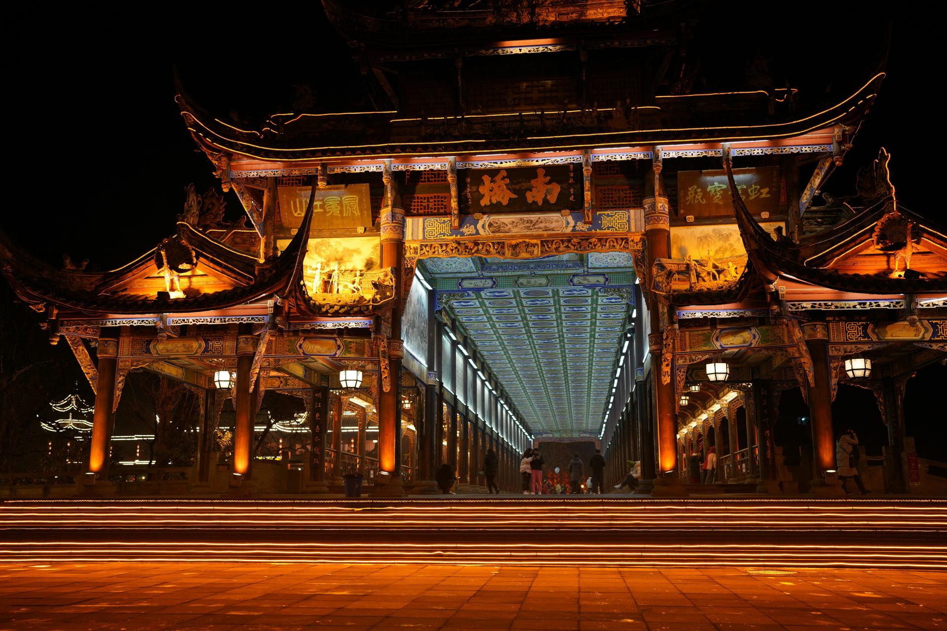 Chengdu Panda Base + Sanxingdui Museum/Dujiangyan/Leshan Giant Buddha/Mount Qingcheng One-Day Tour - Thumbnail 9