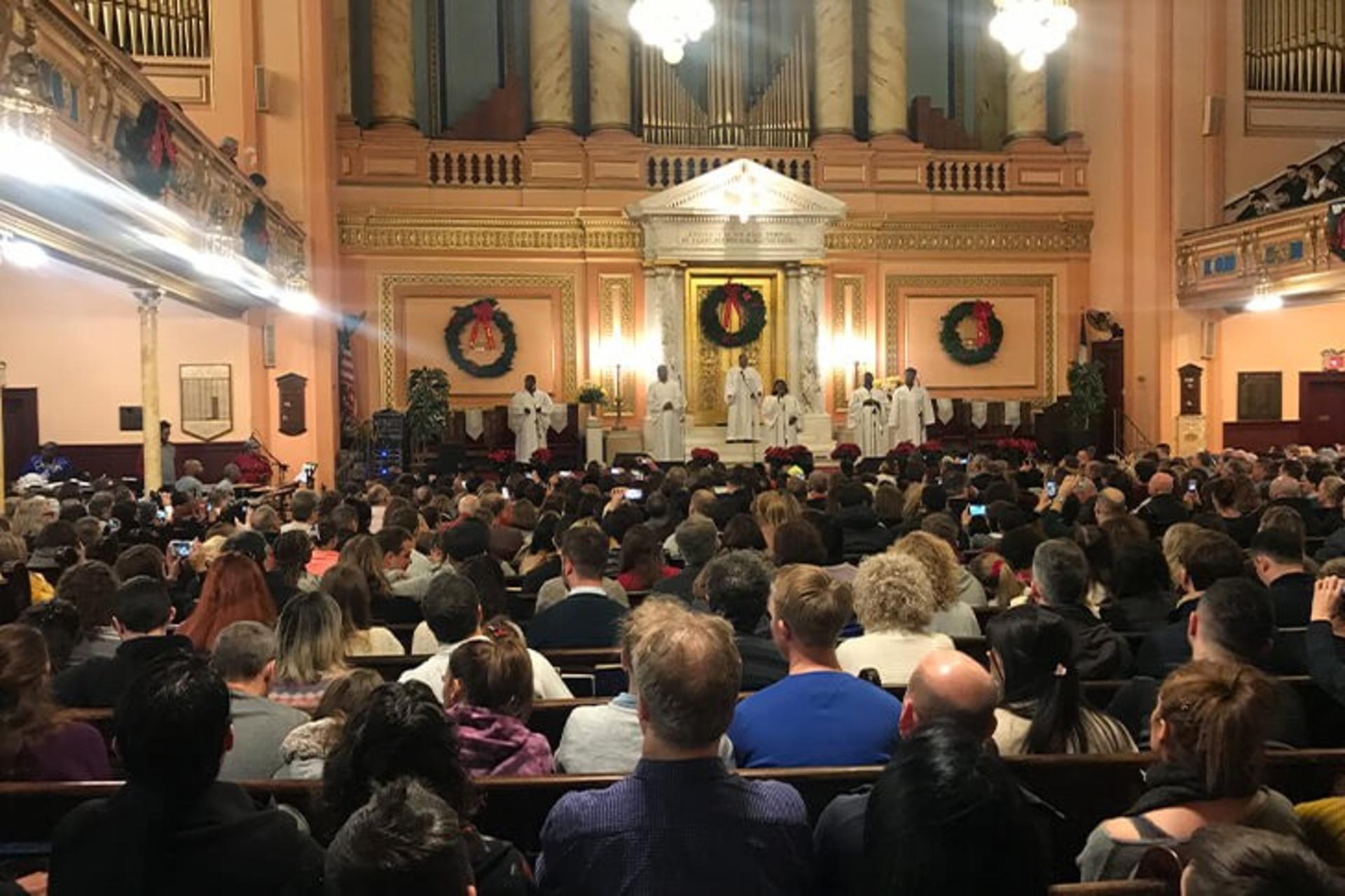 Holiday Celebration with Authentic Harlem Gospel - Thumbnail 4