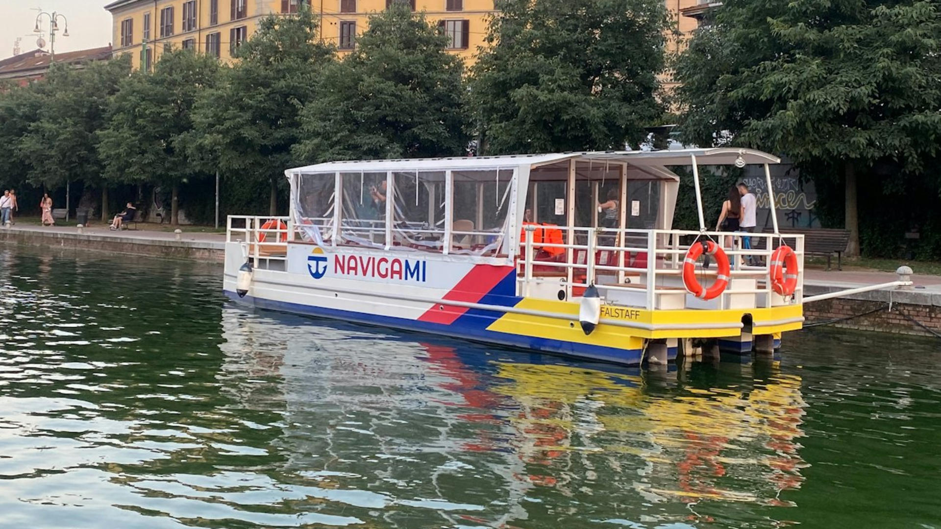 Aperitif by Boat Experience in Navigli - Thumbnail 3