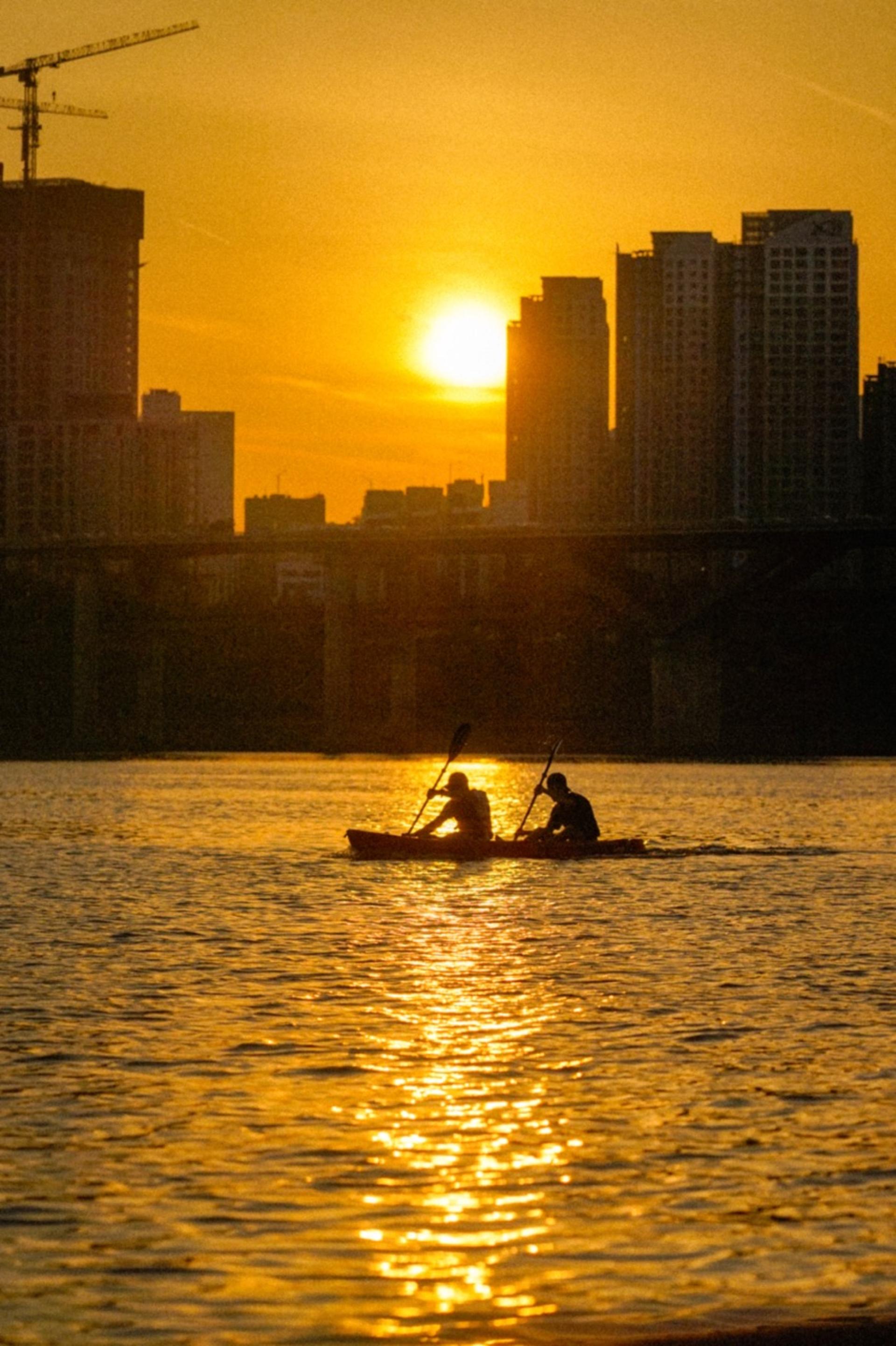 Kayak & Paddleboard Adventure on the Han River in Seoul - Thumbnail 18