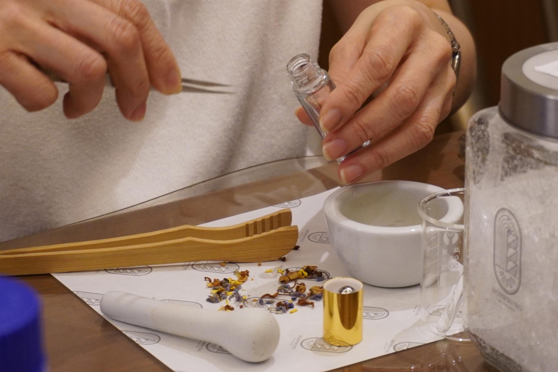 Homprung by Baihor Herbal Workshop Experiences in Bangkok - Thumbnail 3