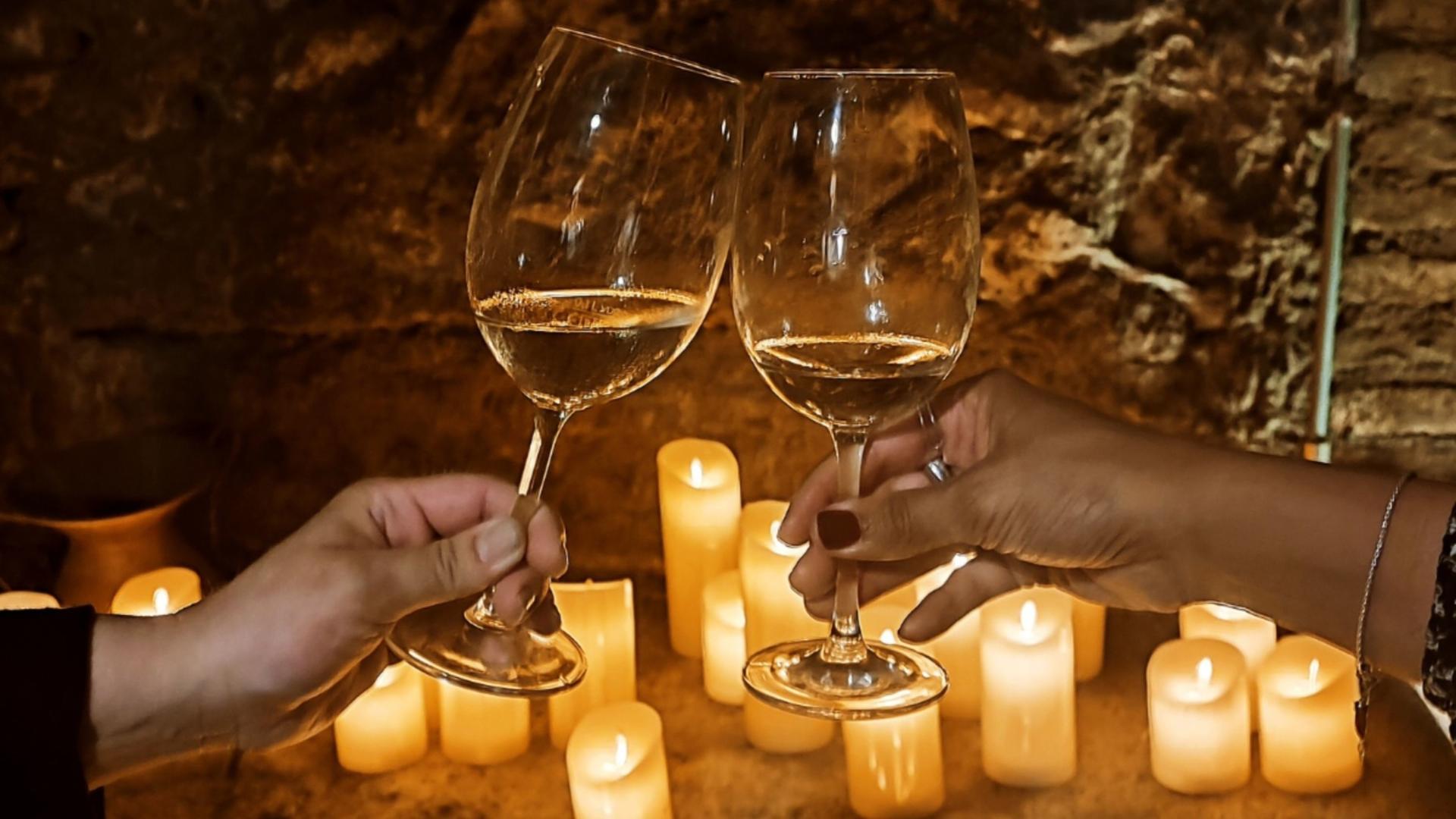 Candlelight wine tasting with dinner in ancient Roman cave - Thumbnail 3