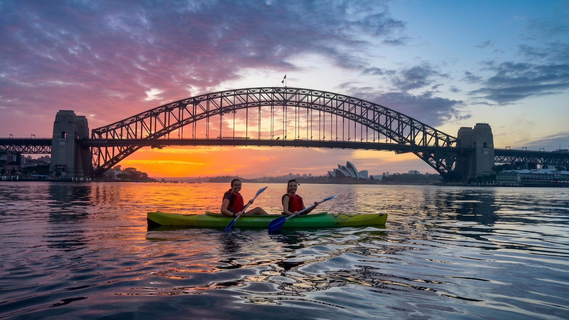 Sydney Sunrise Small-Group Kayak Tour: Harbour Bridge, Opera House - Thumbnail 14
