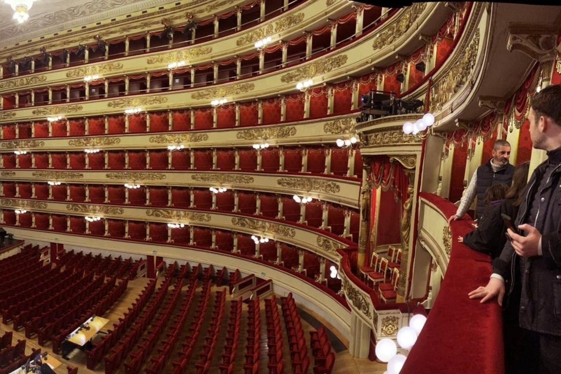 Milan La Scala Theatre Tour with Skip-the-Line Access - Thumbnail 2