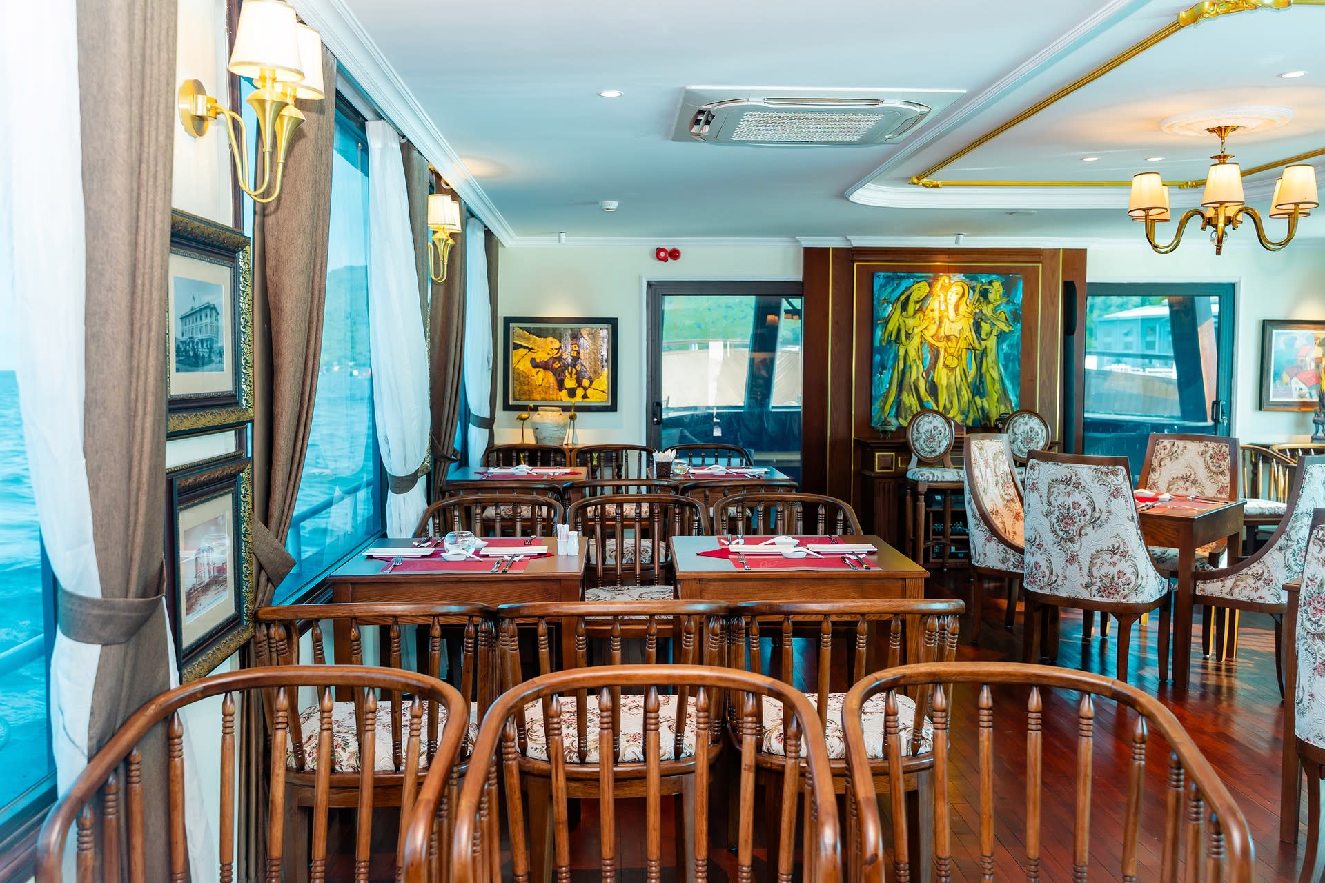 Nha Trang Luxury Dinner Cruise on Emperor Legend with Seafood - Thumbnail 13
