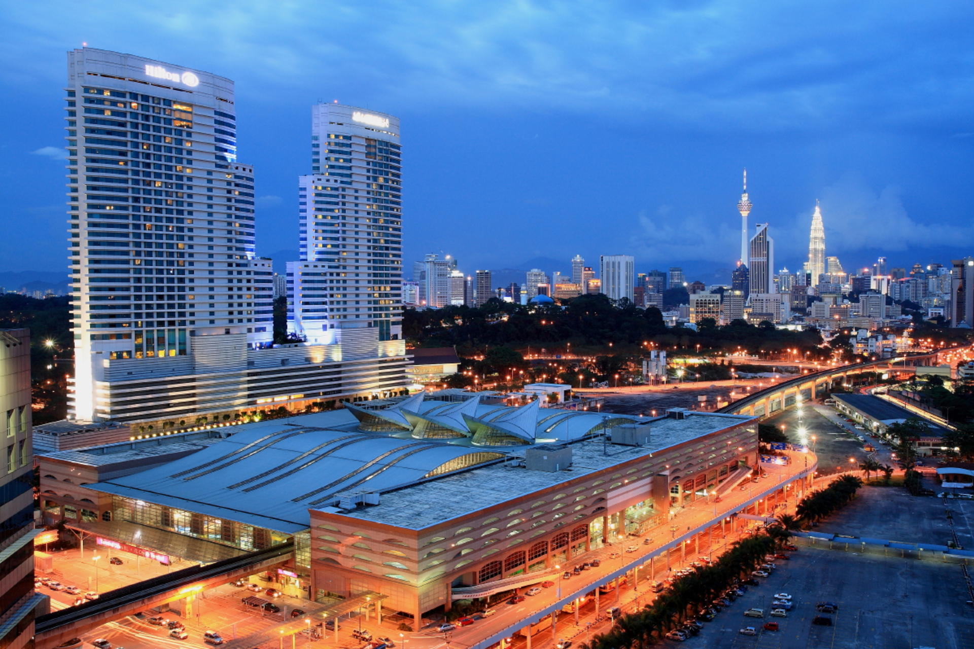 KL City of Lights Tour with Hop-on Hop-off Bus - Thumbnail 7