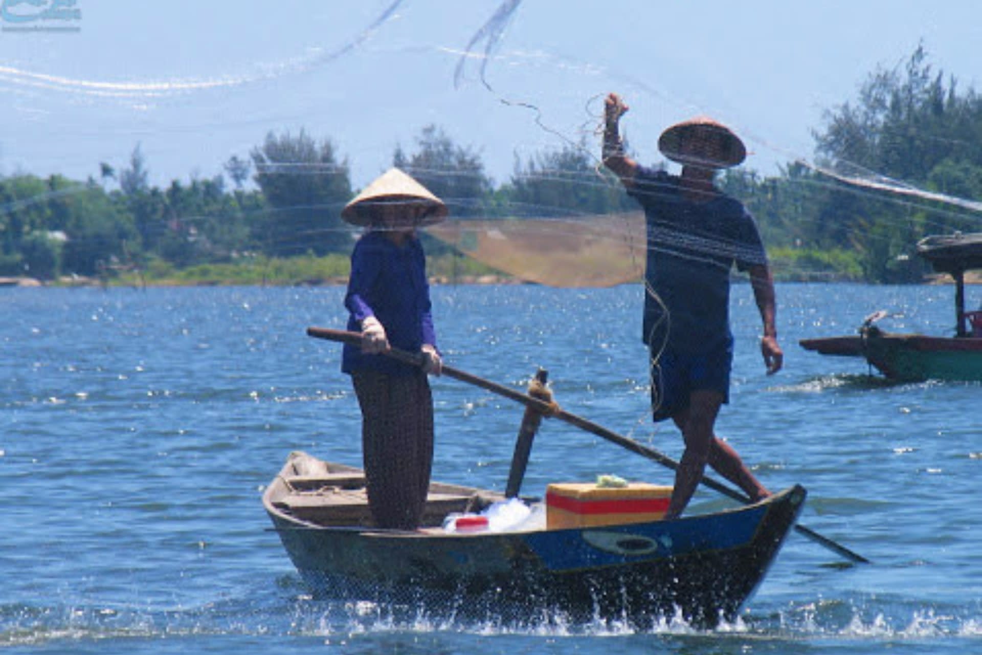 Hoi An: Sunset Boat Trip with Net Fishing Experience - Thumbnail 6