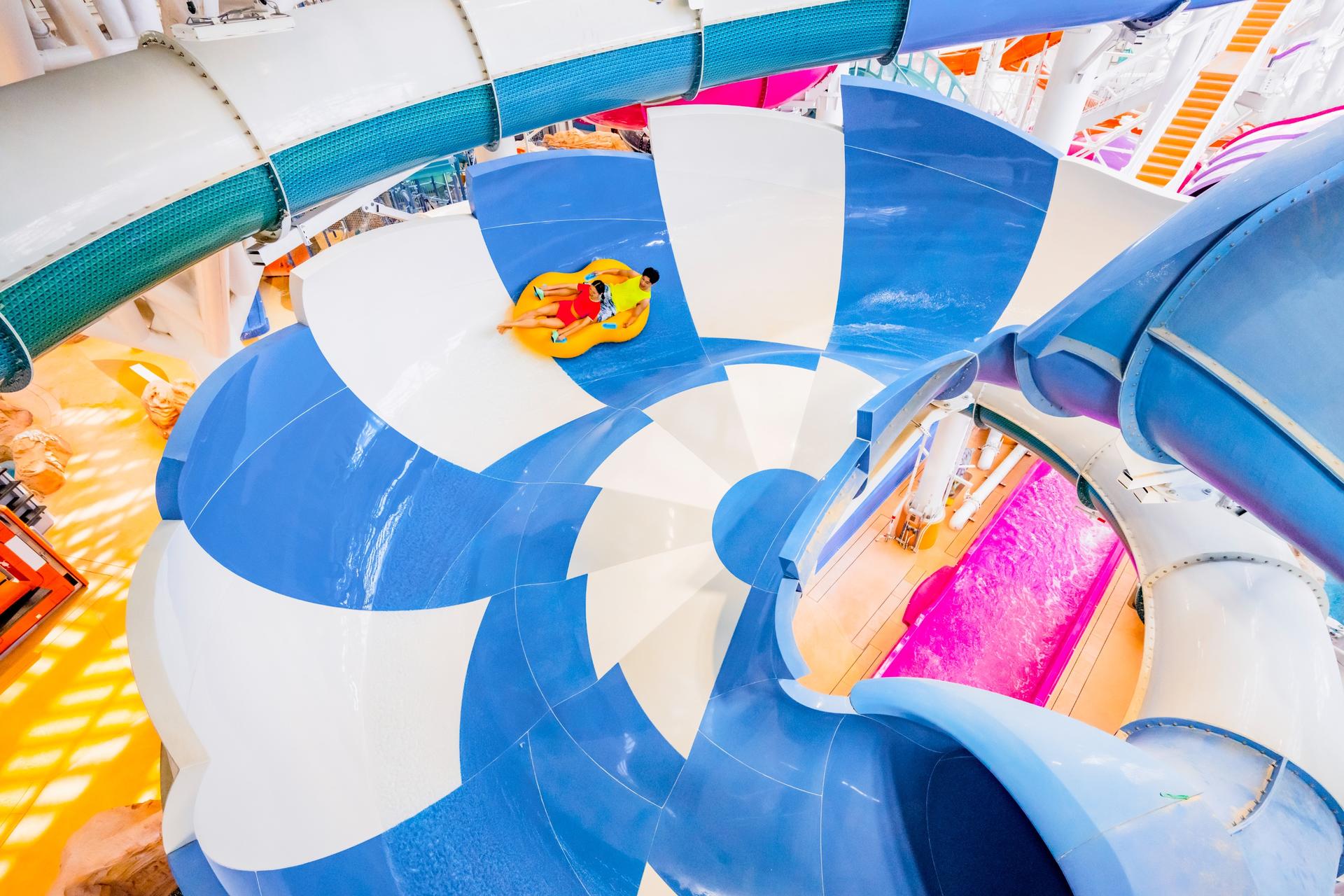 Studio City Water Park in Macau - Thumbnail 34