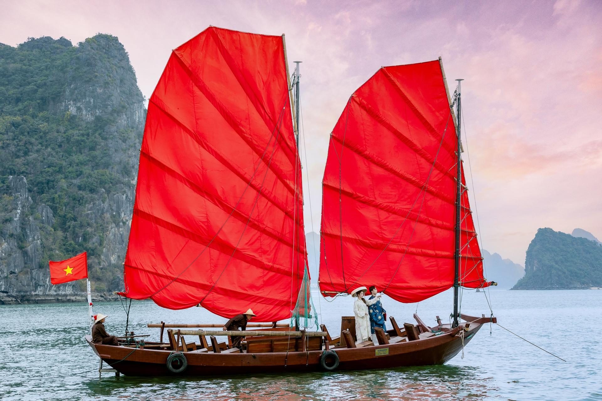 Three-walled Sailboat Sightseeing Ha Long Tour - Image 1