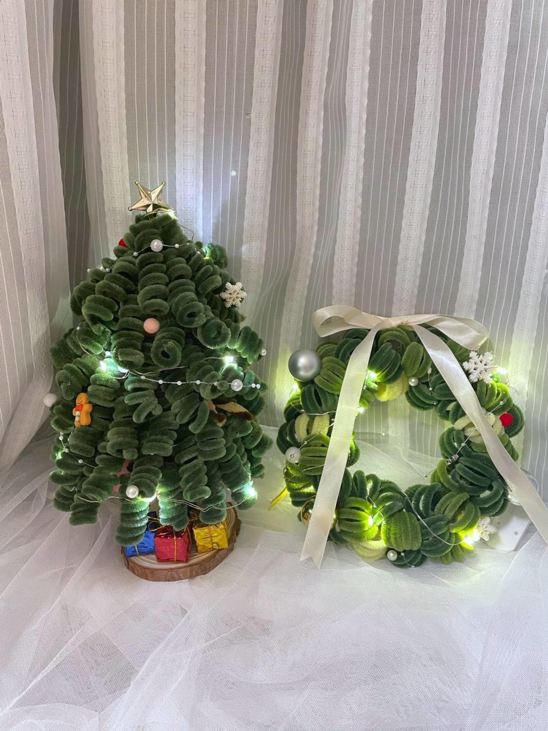 Christmas Tree and Wreath - Pipe Cleaner Workshop - Image 1