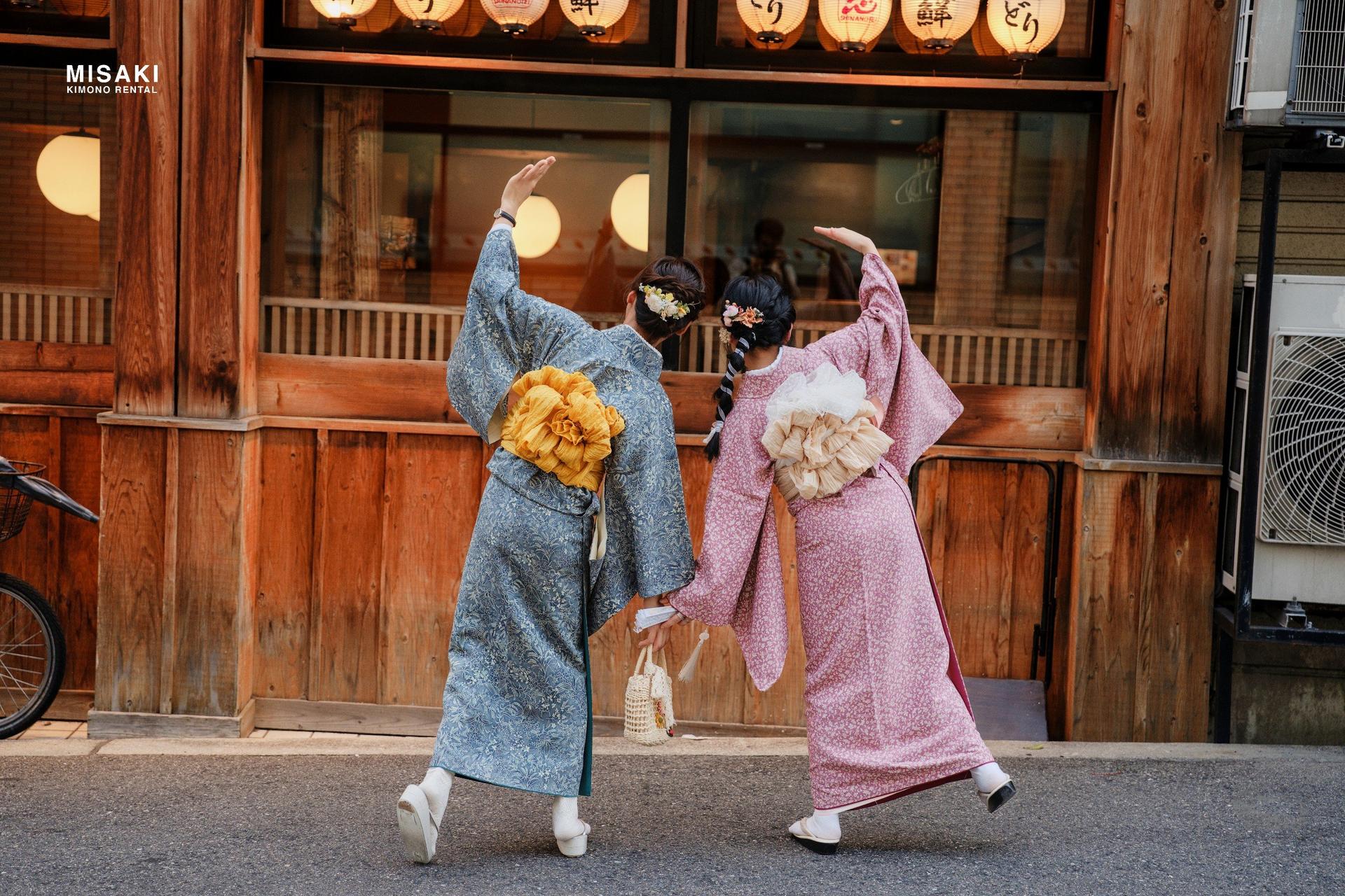 Kimono & Yukata Rental and Photo Shoot (Kyoto, Gion-Shijo, Yasaka Shrine) - Kimono Rental Misaki - Thumbnail 8