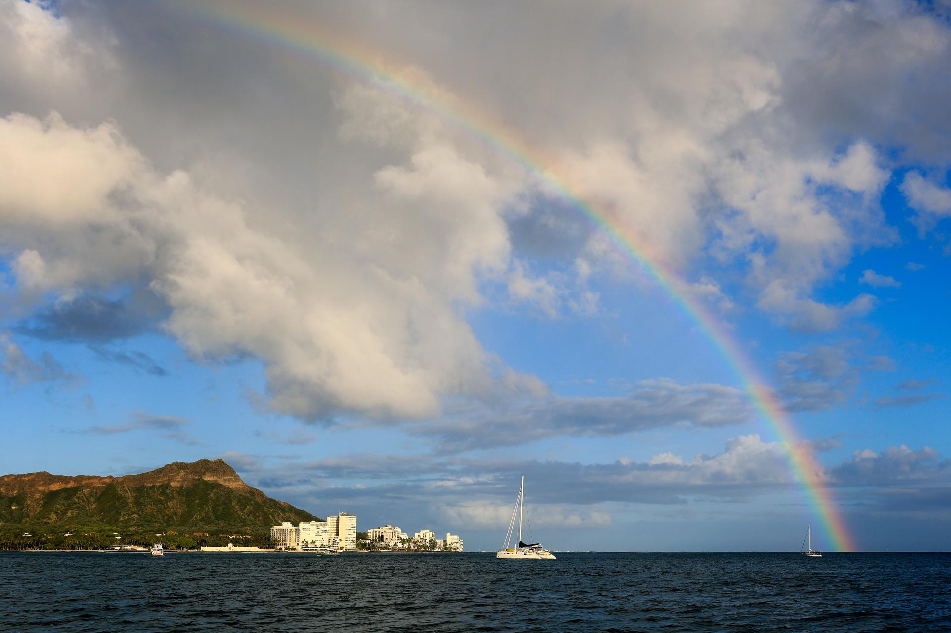 Waikiki Sunset Cruise - Image 1