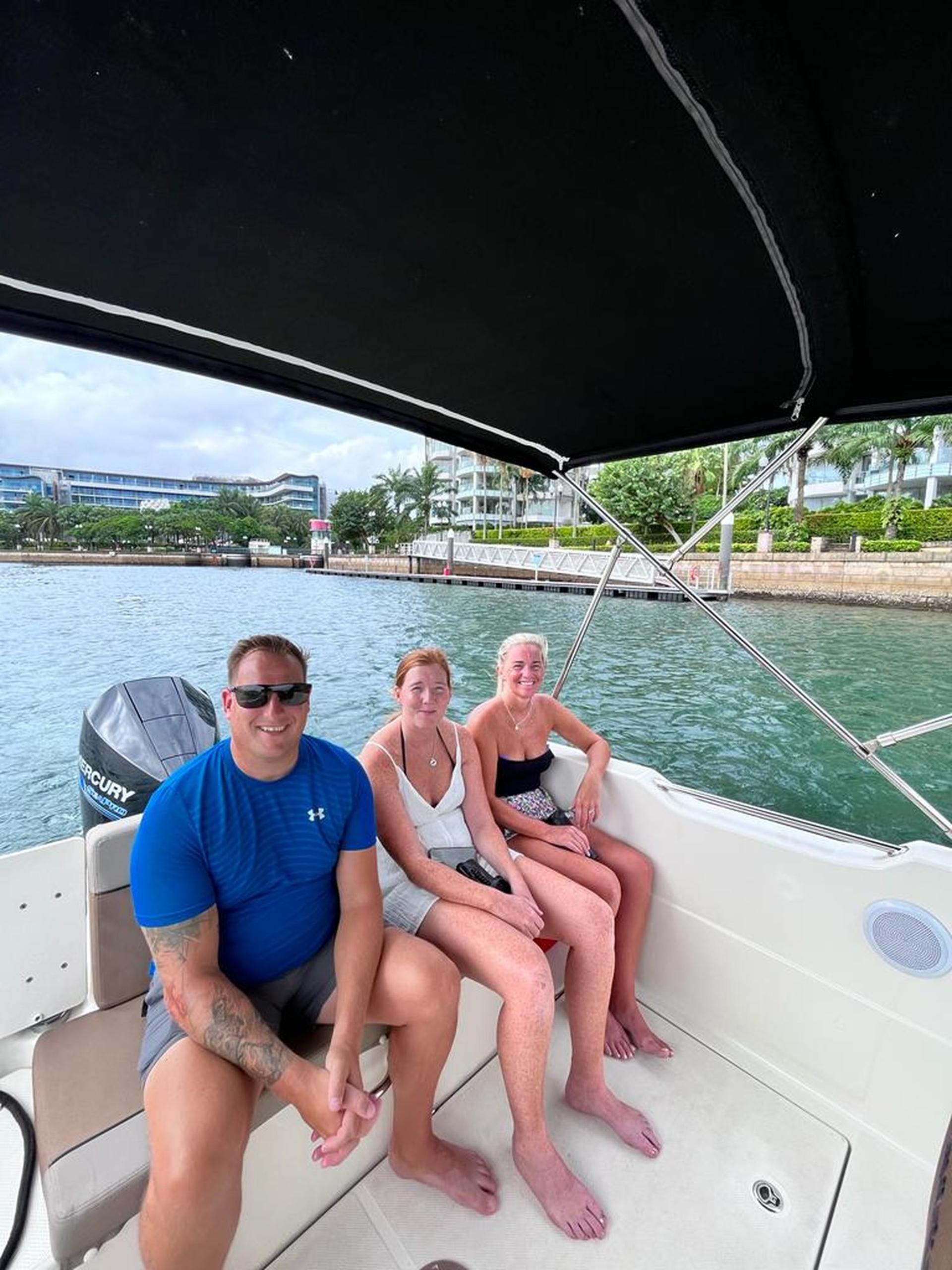 Southern Islands Speedboat Guided Tour by YachtCruiseSG - Thumbnail 9