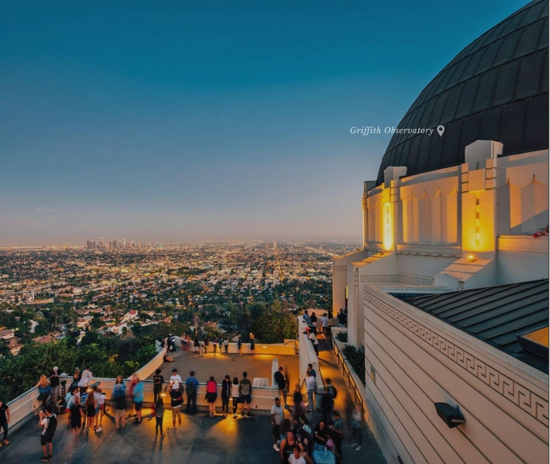 Hollywood Night Tour in Los Angeles with Griffith Observatory - Thumbnail 2