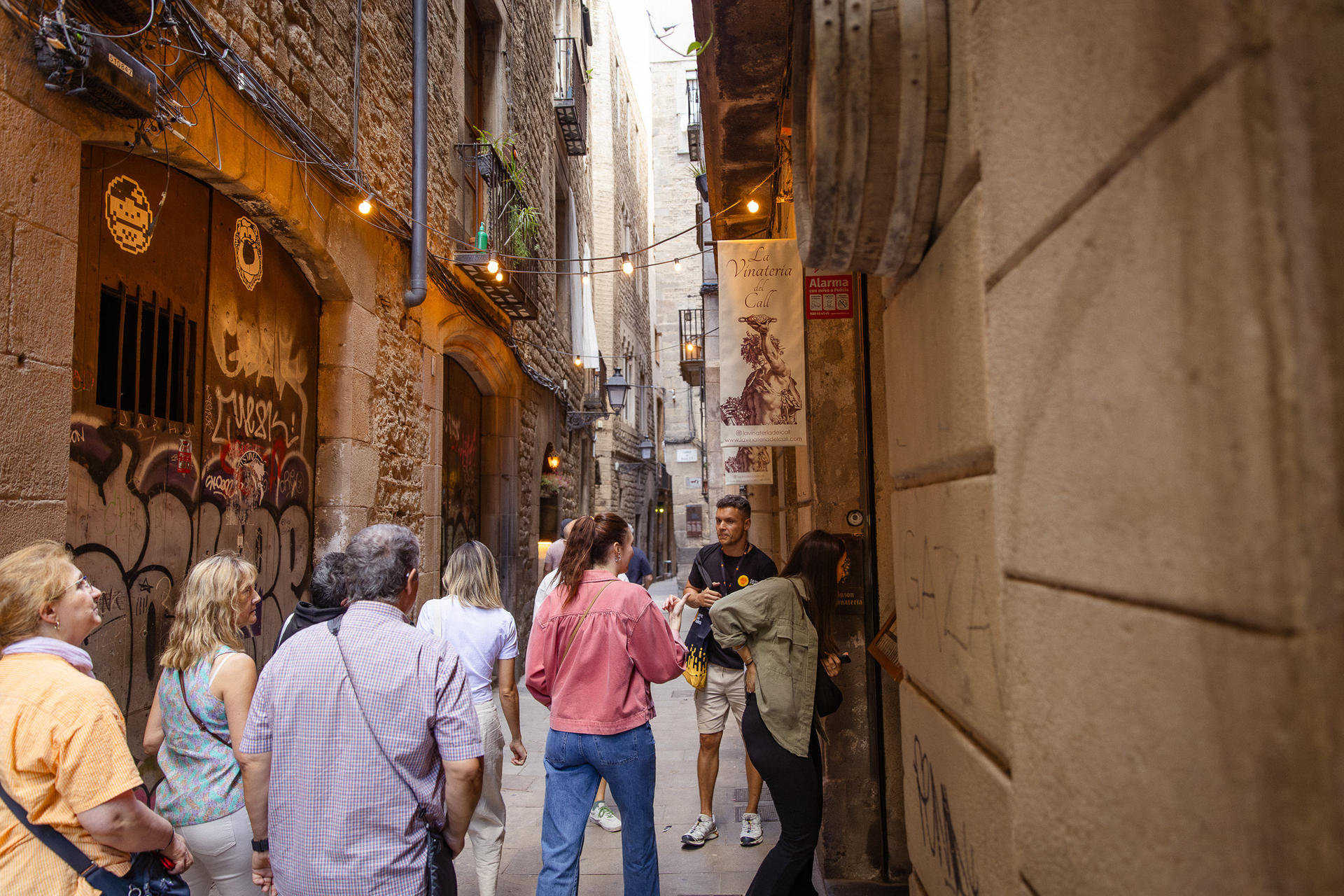 Gothic Quarter & El Born Walking Tour - Thumbnail 7