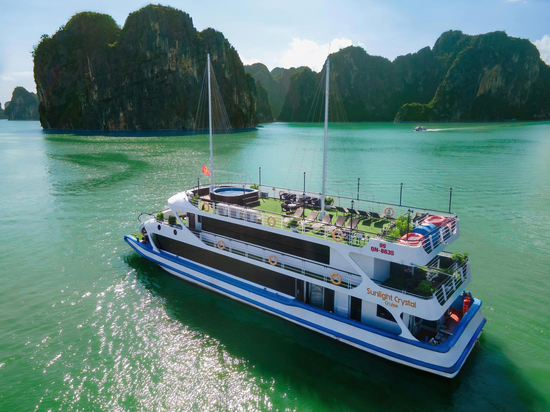 Sunlight Crystal Day Cruise: Ha Long Bay, Sung Sot, Ti Top - Thumbnail 6