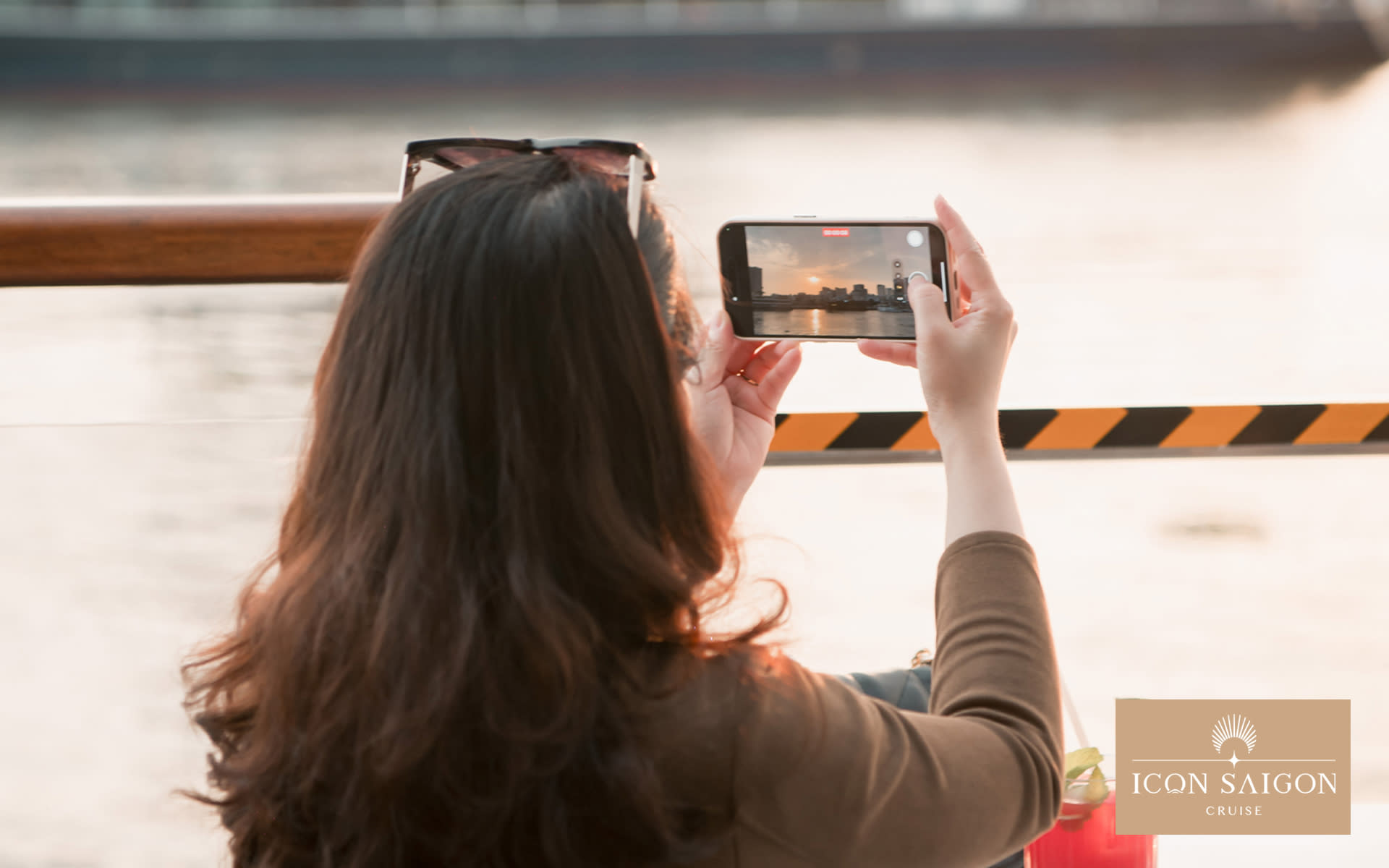 Experience Saigon River Sunset on Luxury Icon Saigon Cruise - Thumbnail 6